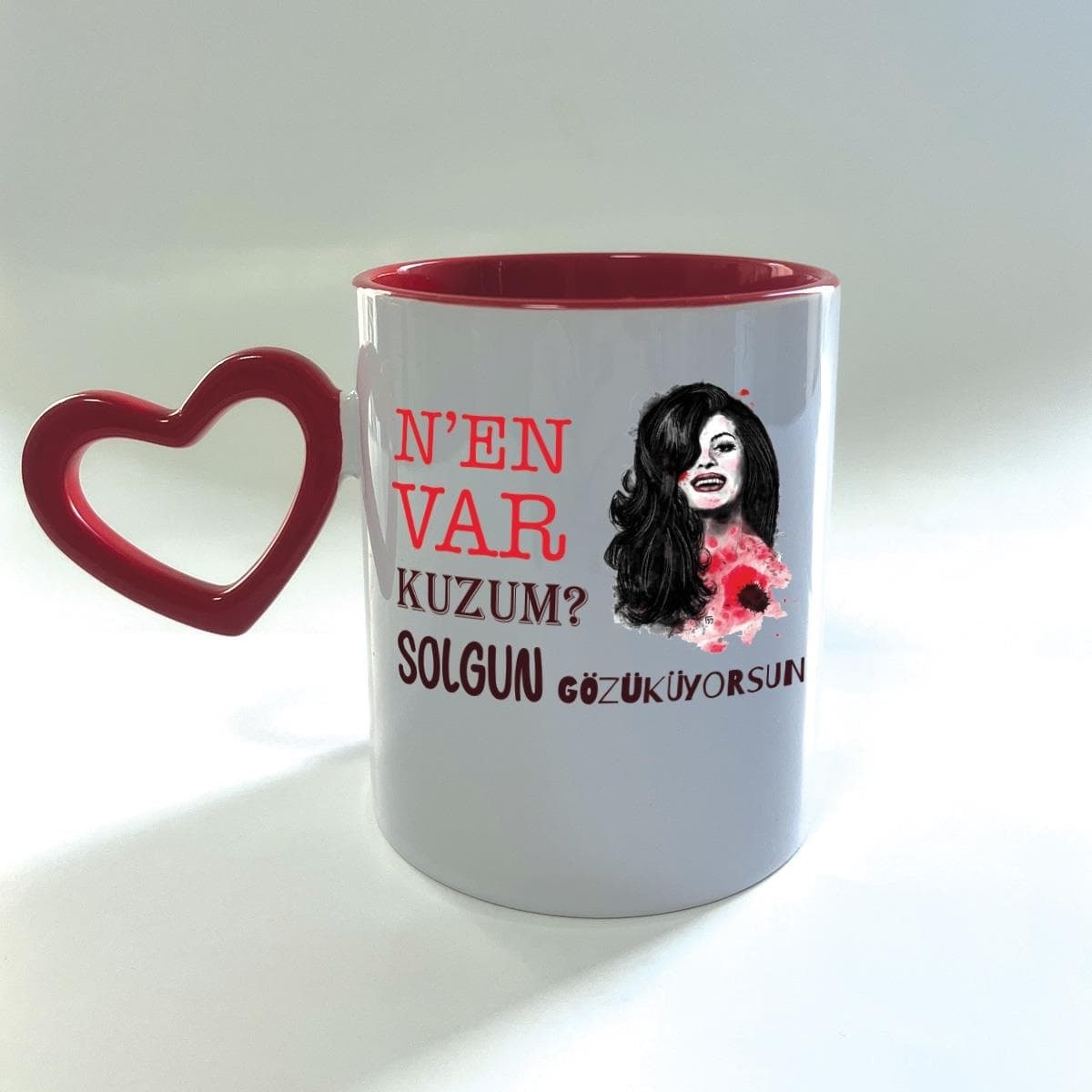 Nen Var Kuzum Baskılı Kırmızı Boş Kalp Kulplu Mega Kupa