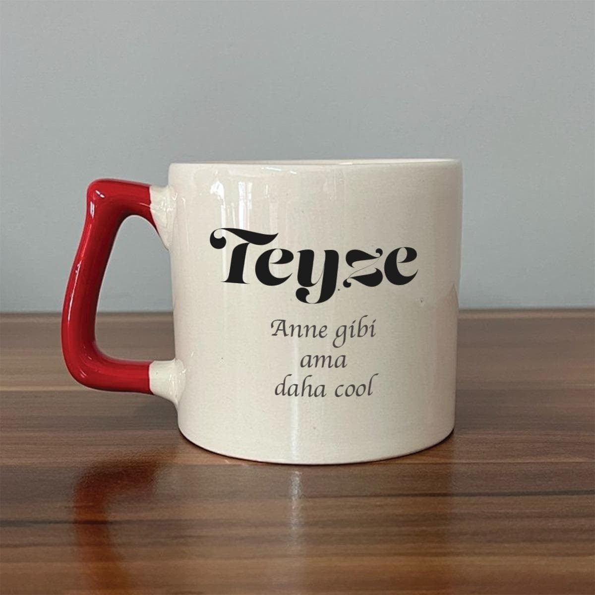 Teyze Baskılı Kırmızı Kulplu Prime Kupa
