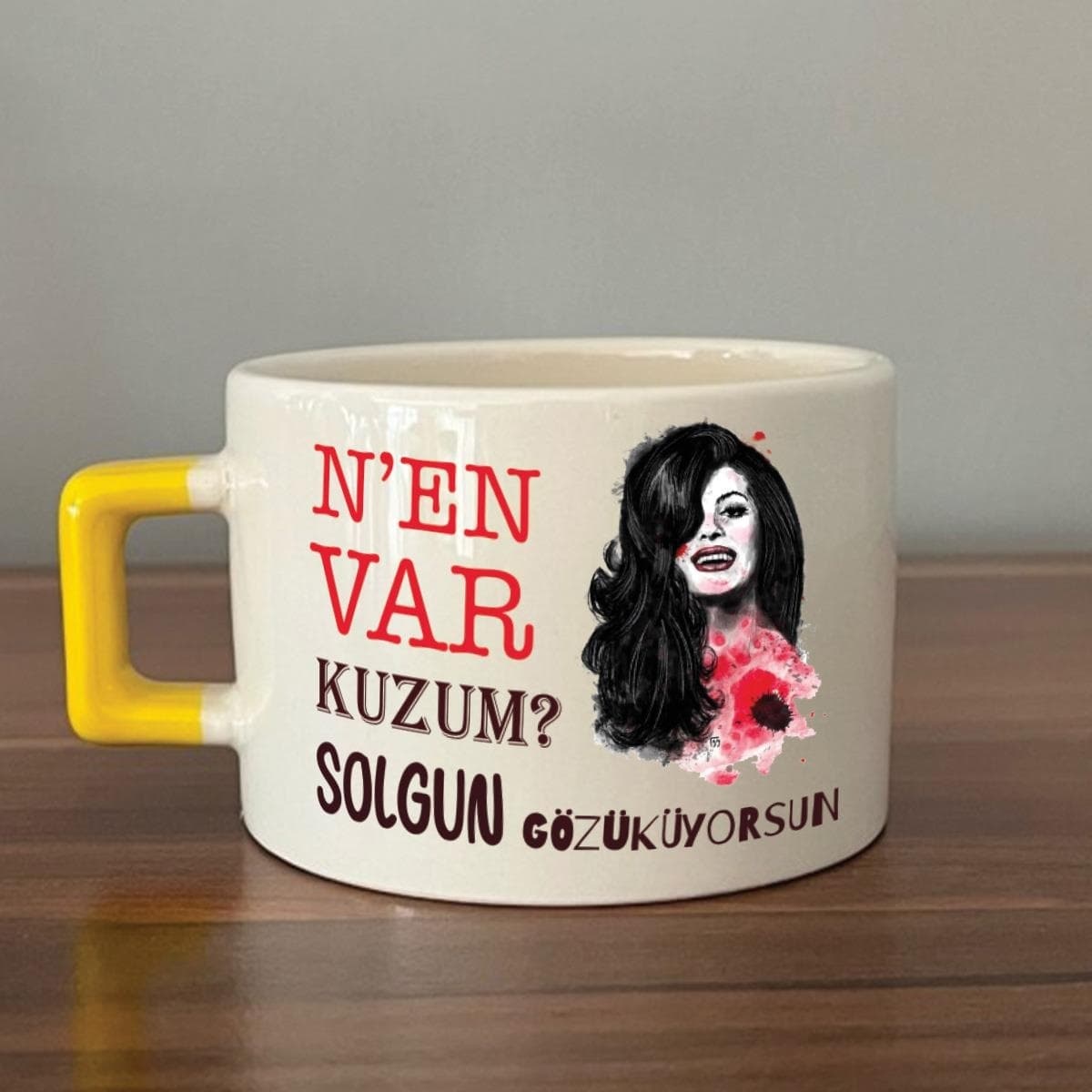 Nen Var Kuzum Baskılı Sarı Kulplu Kare Espresso Fincanı