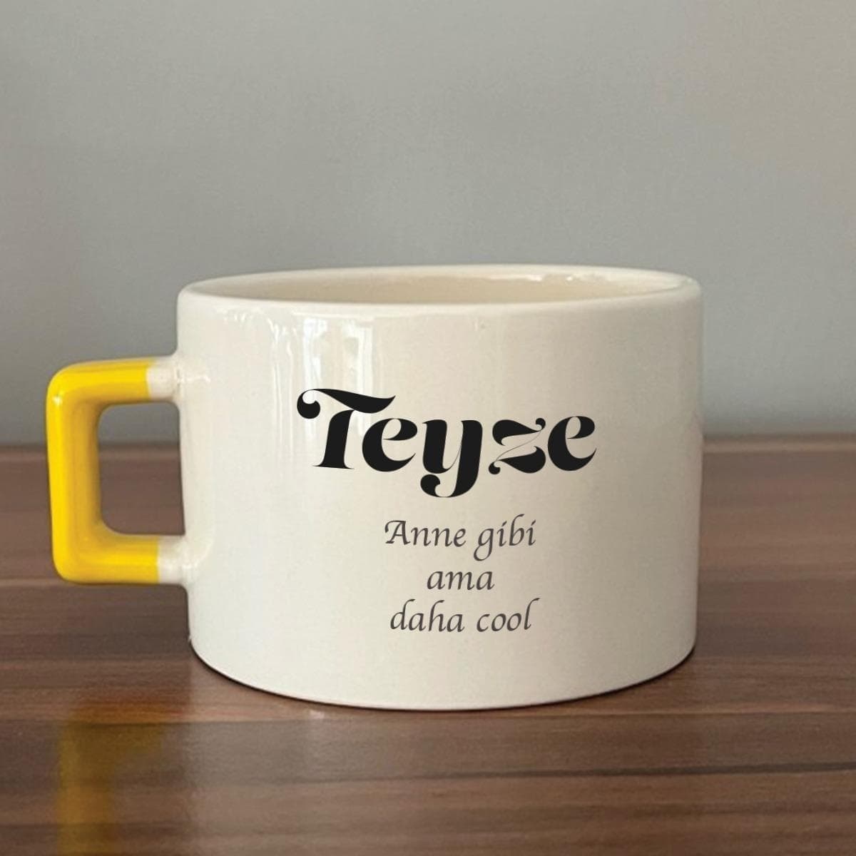 Teyze Baskılı Sarı Kulplu Kare Espresso Fincanı