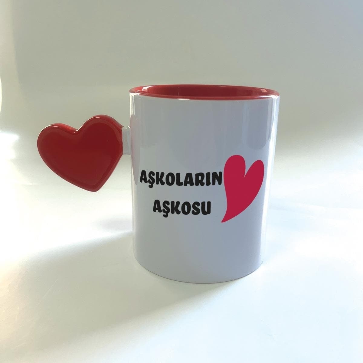 Mor Mürekkep Aşkoların Aşkosu Baskılı Kırmızı Dolu Kalp Kulplu Mega Sevgililer Günü Kupası