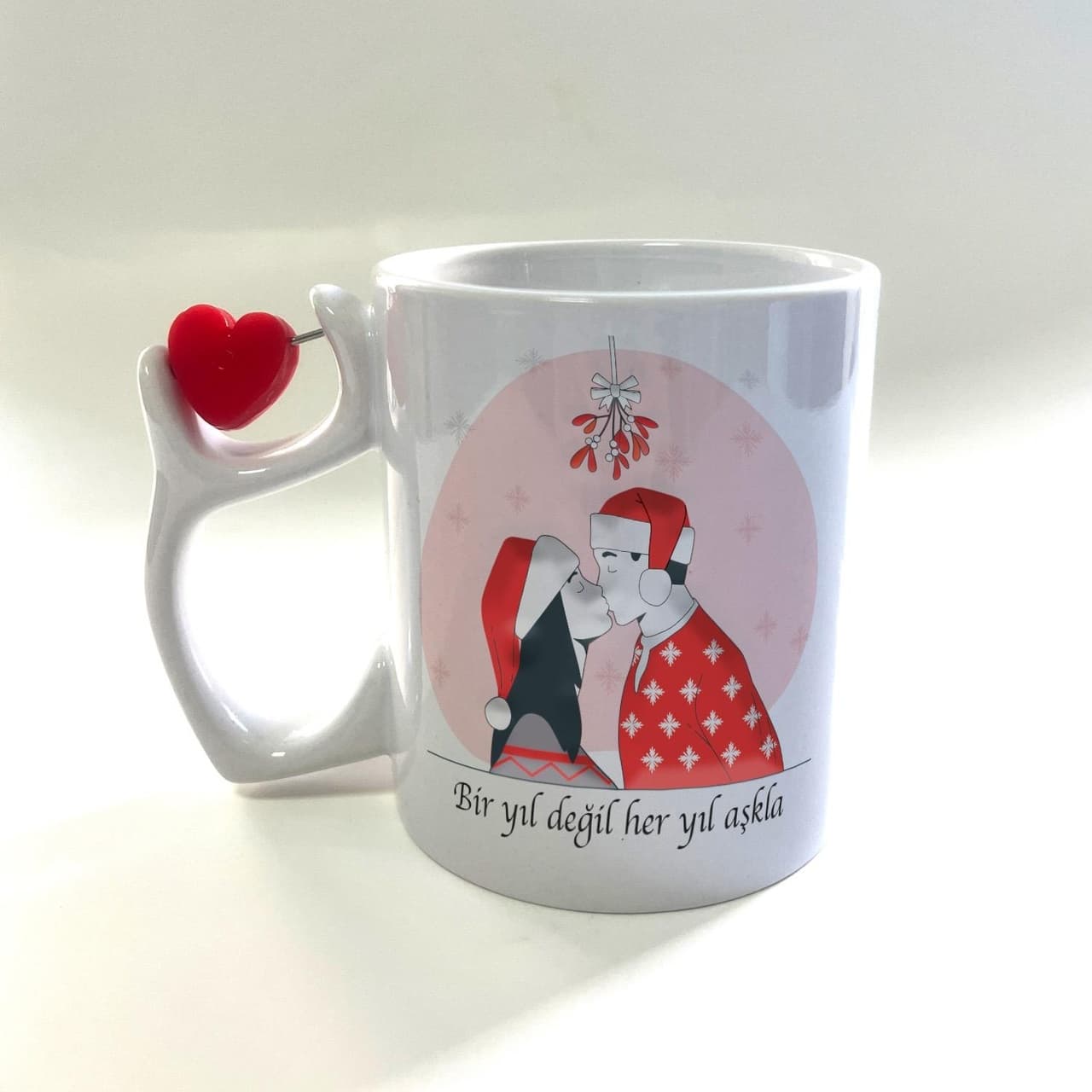 Bir Yıl Değil Her Yıl Aşkla Baskılı Dönen Kalp Figürlü Yılbaşı Kupası