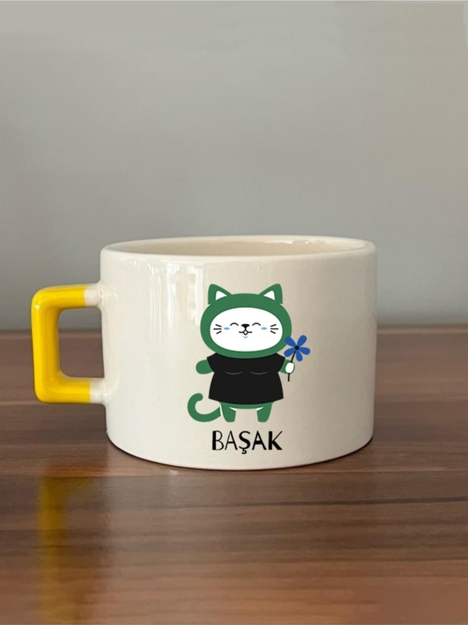Başak Burcu Ve Onla Alakalı Komik Açıklama Baskılı Sarı Kulplu Yeşil Kedili Kare Espresso Fincanı