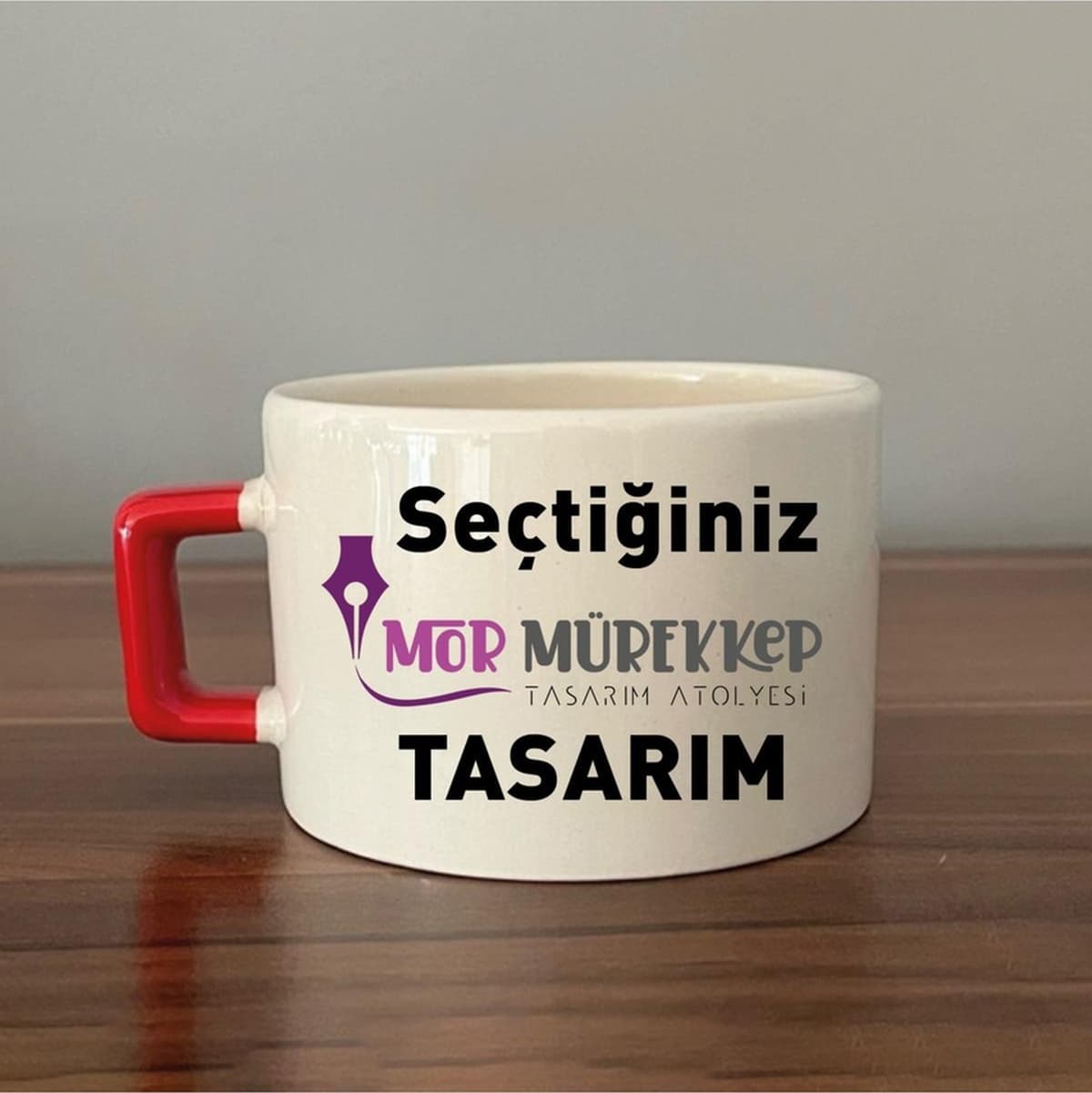 Seçtiğin Mor Mürekkep Tasarım & Isim Kırmızı Kulplu Kare Espresso Fincanı
