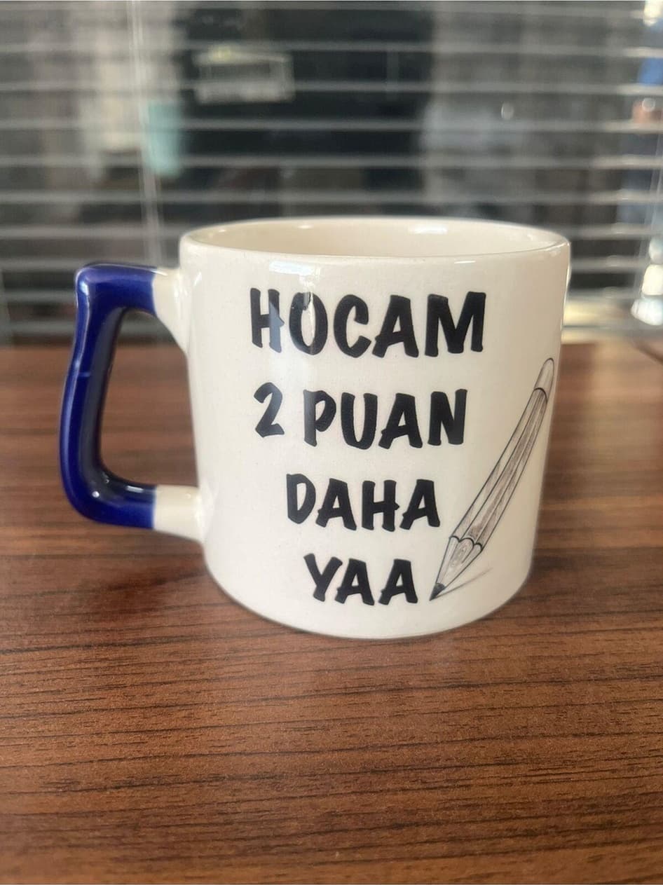 Hocam 2 Puan Daha Yaa Baskılı Lacivert Kulplu Öğretmenler Günü Kupası