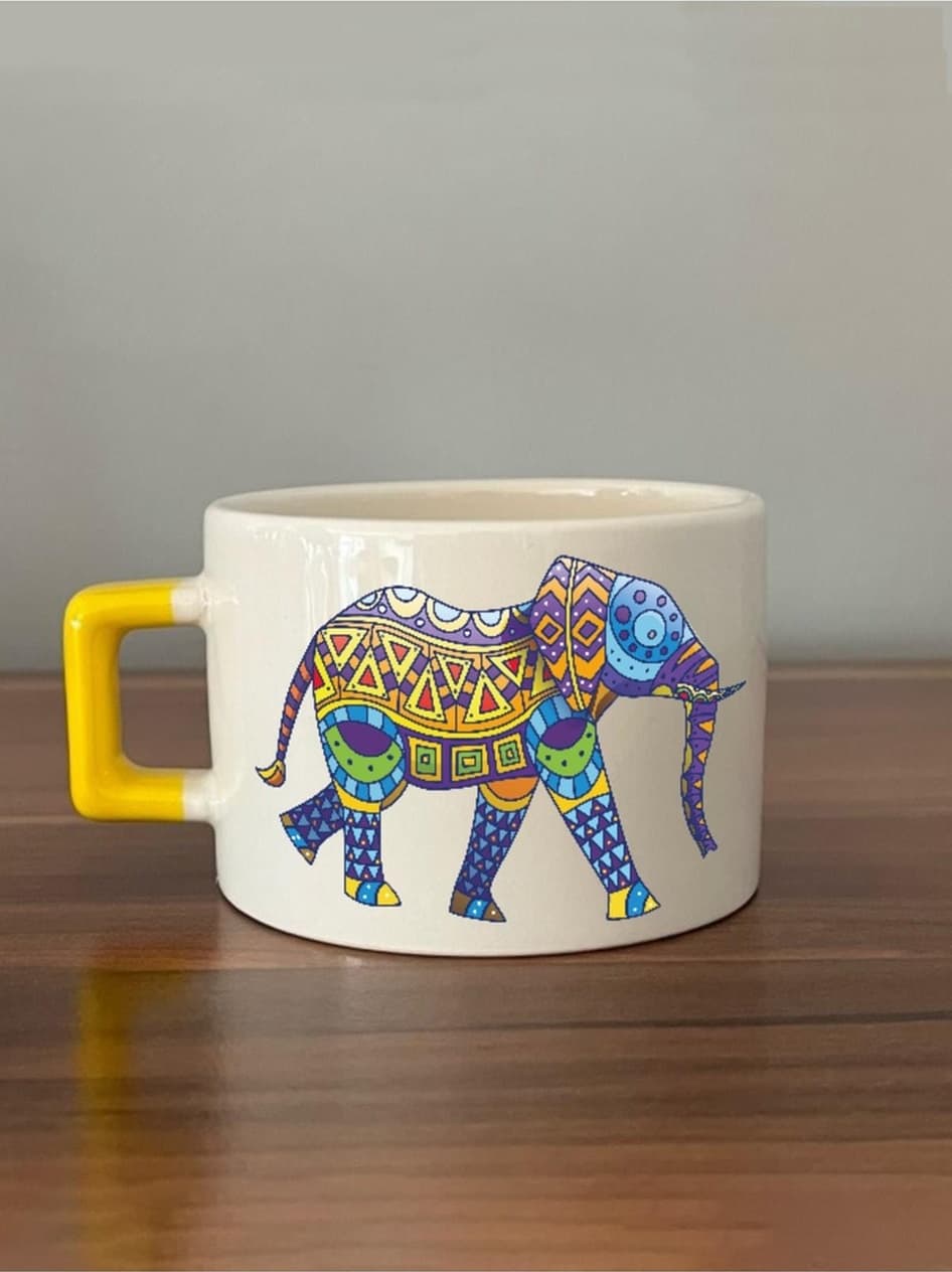 Yürüyen Fil Baskılı Sarı Kulplu Kare Espresso Fincanı
