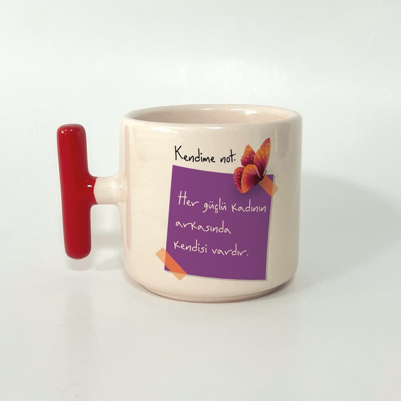 Kendime Not: Her Güçlü Kadının Arkasında Kendisi Vardır Kelebek Detaylı Mor Post-it Kupa