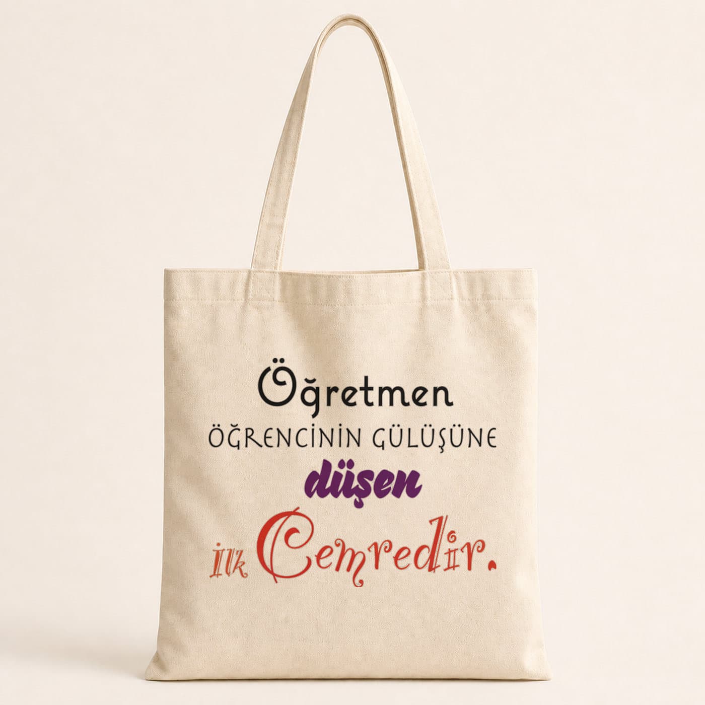 Öğretmen Öğrencinin Gülüşüne Düşen İlk Cemredir Baskılı Bez Çanta