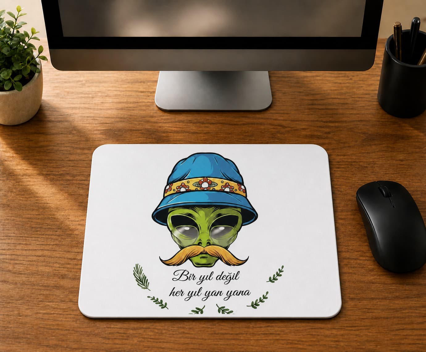 Sarı Bıyıklı Uzaylı Tasarım - BASKILI MOUSE PAD