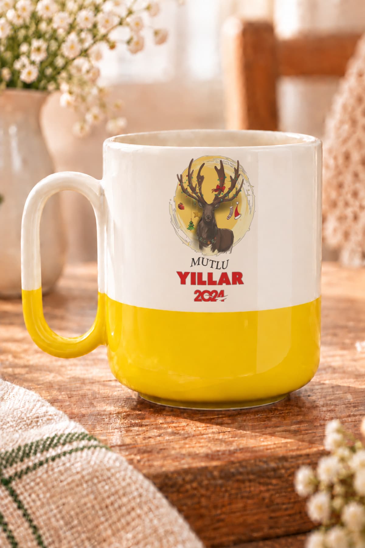 Mutlu Yıllar 2024 Geyik Baskılı Alt Yarısı Renkli Arya Kupa - Yılbaşı Hediyesi Bardak Fincan Mug