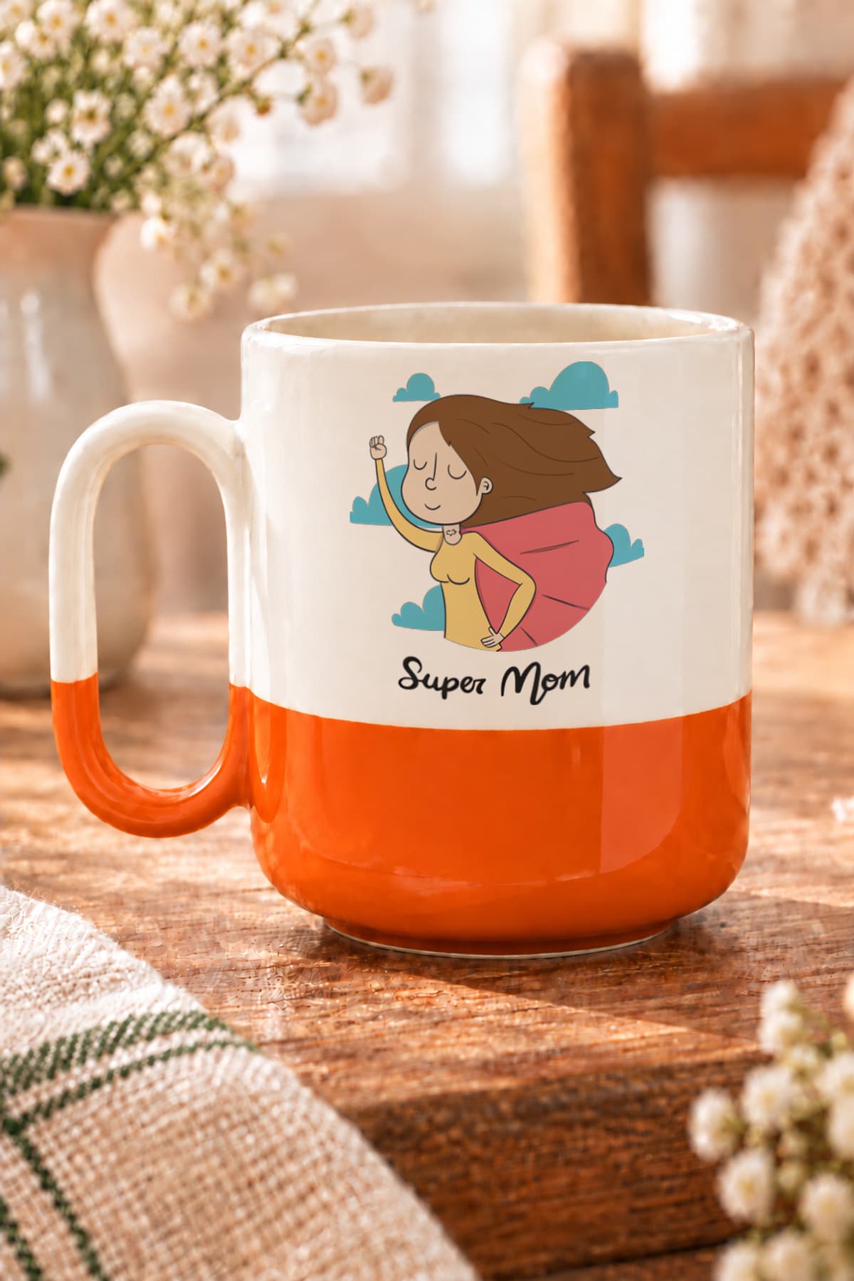 Süper Mom Pelerin Baskılı Turuncu Alt Yarısı Renkli Arya Kupa - Anneye Hediye Bardak Fincan Mug