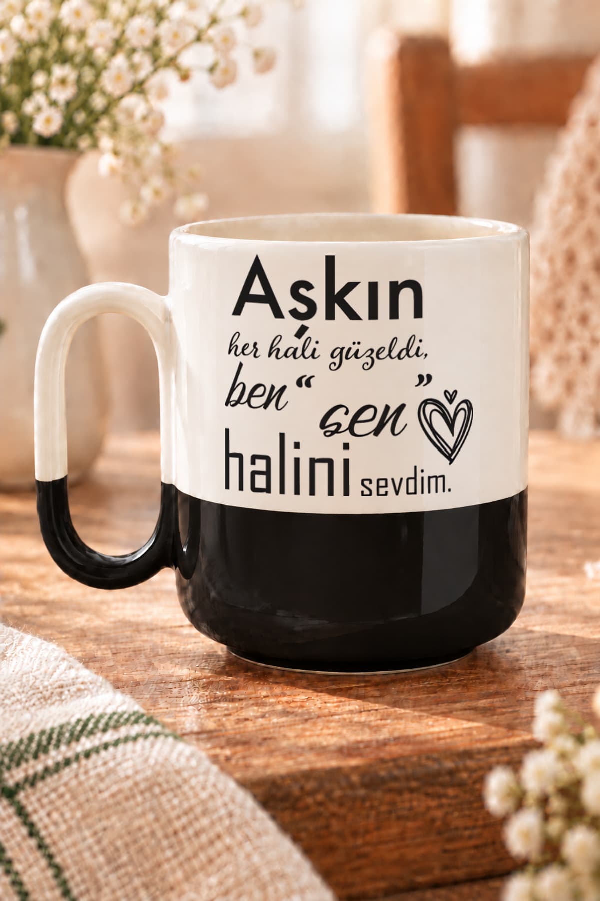 Aşkın Her Hali Güzeldi Baskılı Alt Yarısı Renkli Arya Kupa - Sevgiliye Hediye Bardak Fincan Mug