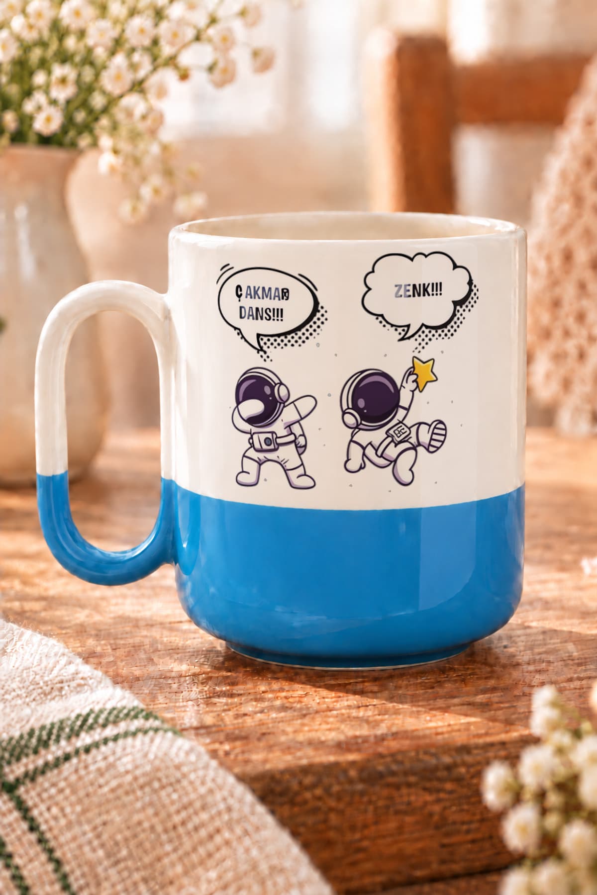 Astronot Dans Renk Baskılı Alt Yarısı Renkli Arya Kupa Bardak Fincan Mug