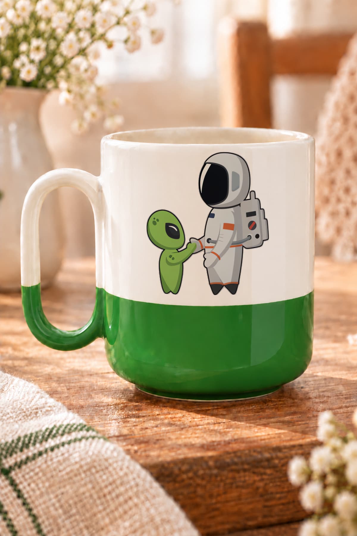 Astronot ve Uzaylı Selam Baskılı Yeşil Alt Yarısı Renkli Arya Kupa Bardak Fincan Mug