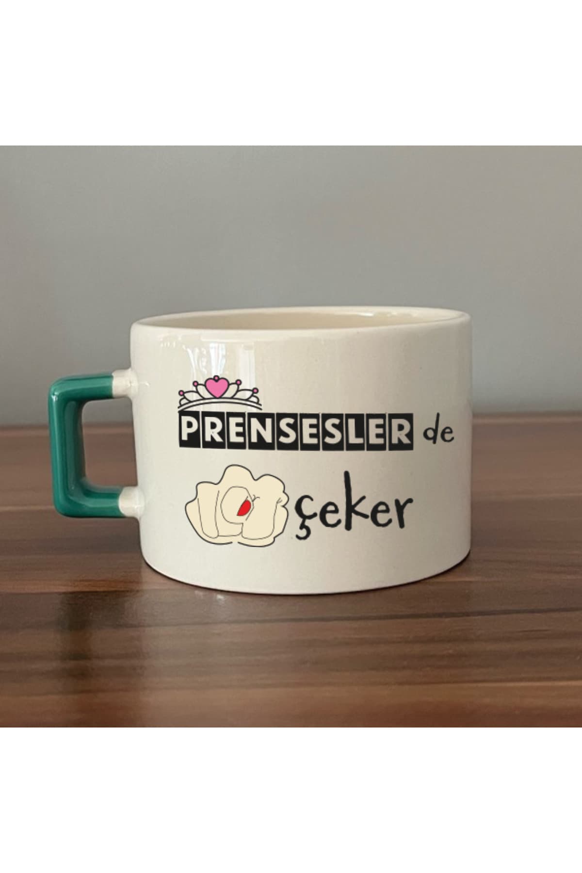 Prensesler De Nah Çeker Baskılı Yeşil Kulplu Kare Kupa - Komik Hediye Bardak Fincan Mug