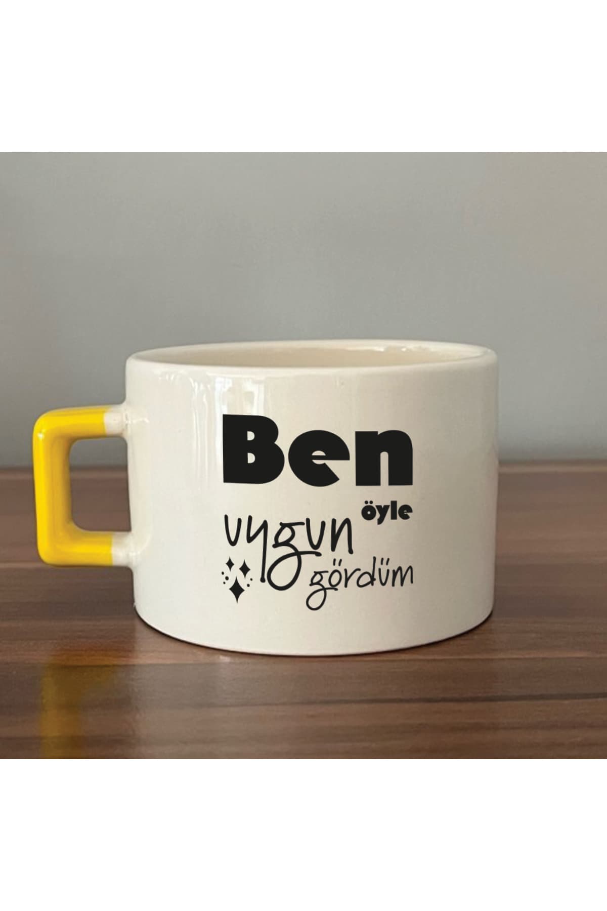 Ben Öyle Uygun Gördüm Baskılı Sarı Kulplu Kare Kupa Bardak Fincan Mug Model 00423