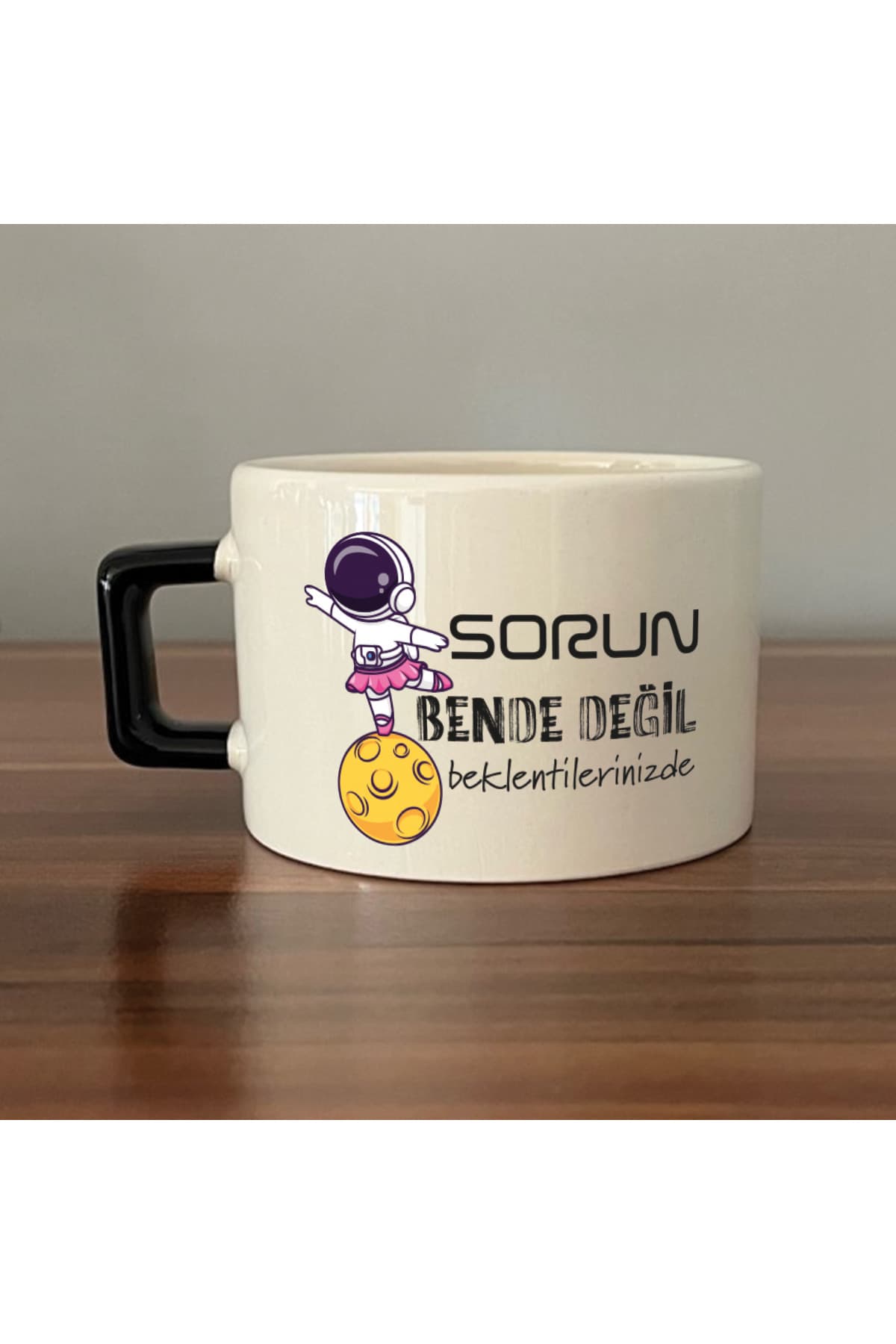 Sorun Bende Değil Beklentilerinizde Baskılı Siyah Kulplu Kare Kupa Bardak Fincan Mug