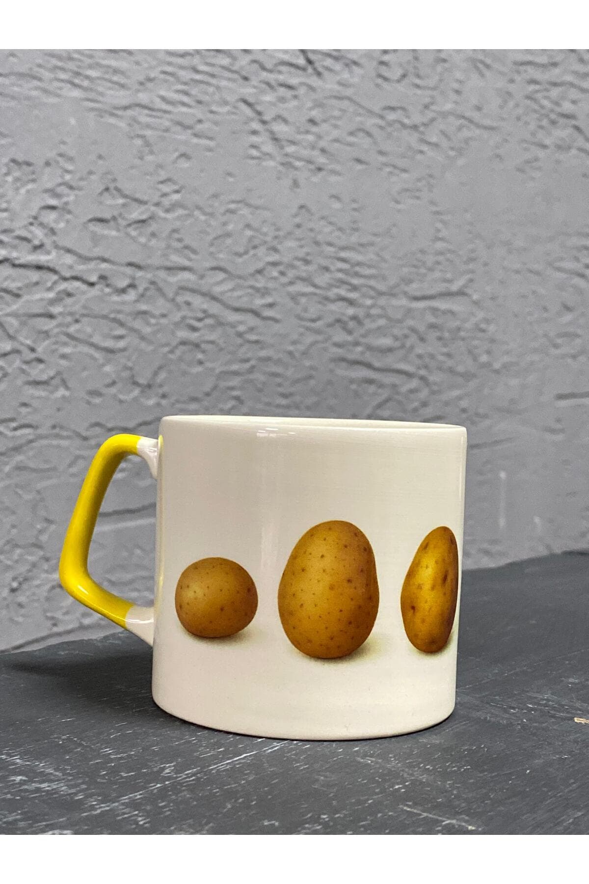 Patates Şekilli ve Yazılı Baskılı Sarı Kulplu Prime Kupa - Yılbaşı Hediyesi Bardak Fincan Mug