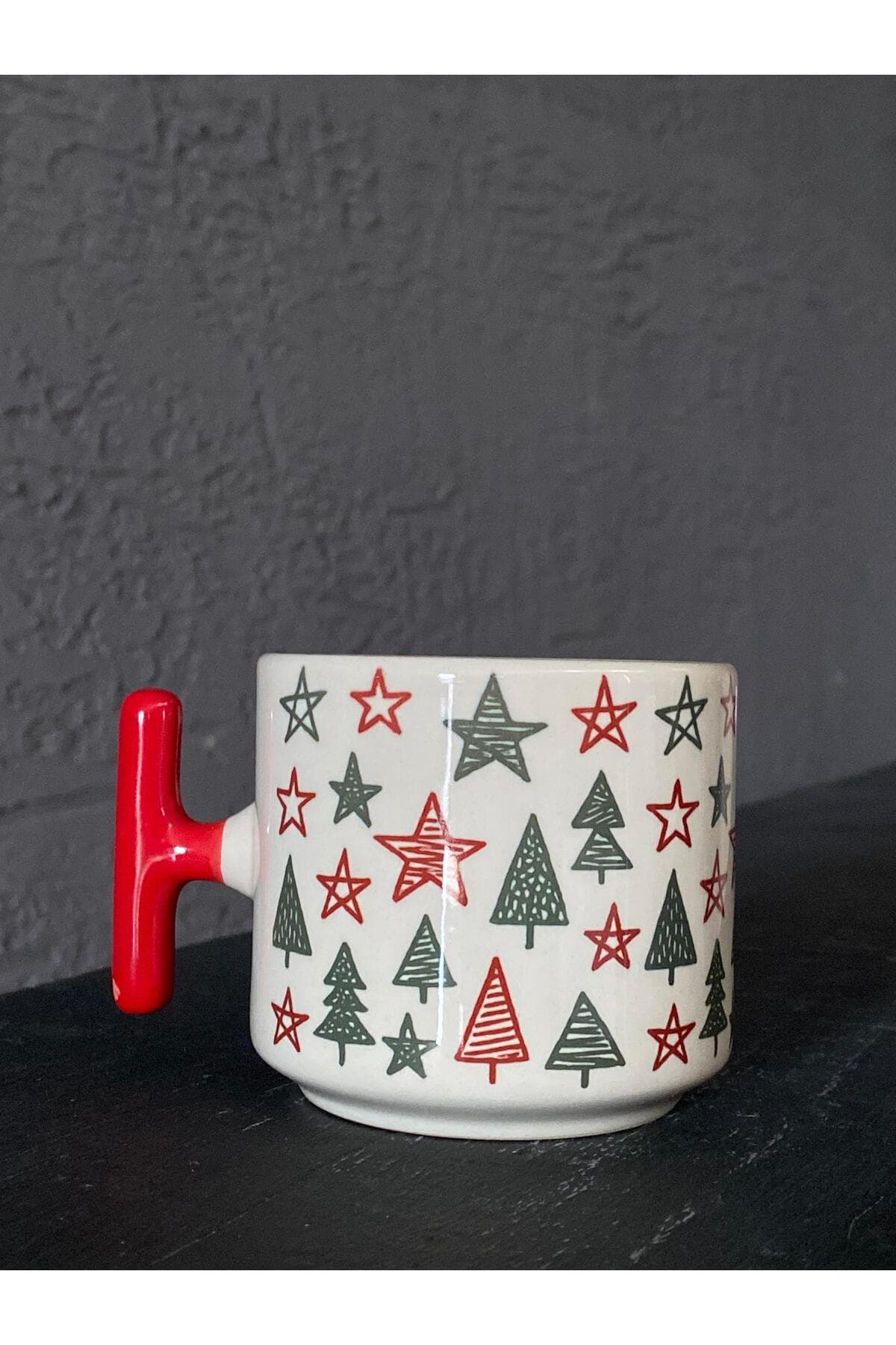 Çam Ağacı ve Yıldız Tam Tur Baskılı Kırmızı Kulplu T Kupa - Yılbaşı Hediyesi Bardak Fincan Mug