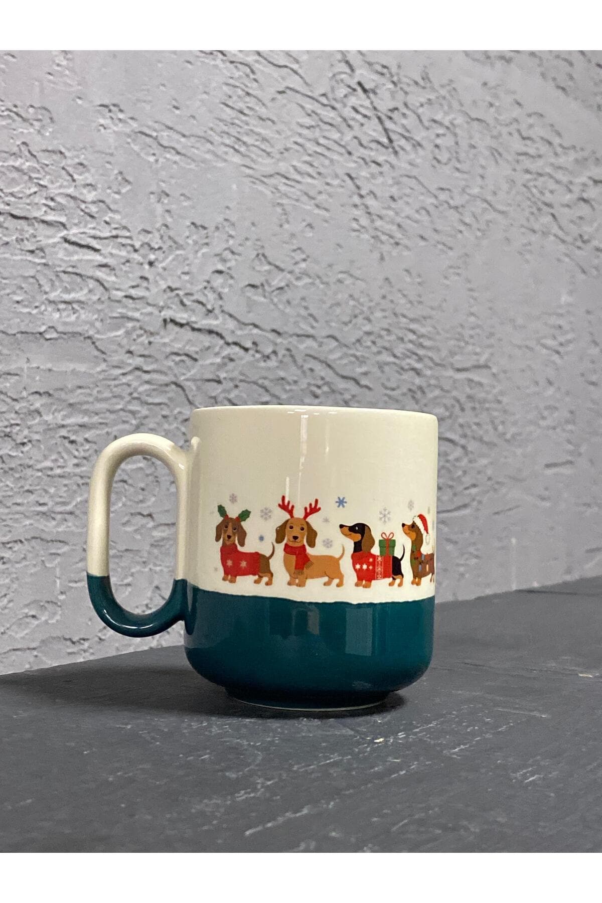 Sosis Köpek Tam Tur Baskılı Yeşil Alt Yarısı Renkli Arya Kupa - Yılbaşı Hediyesi Bardak Fincan Mug