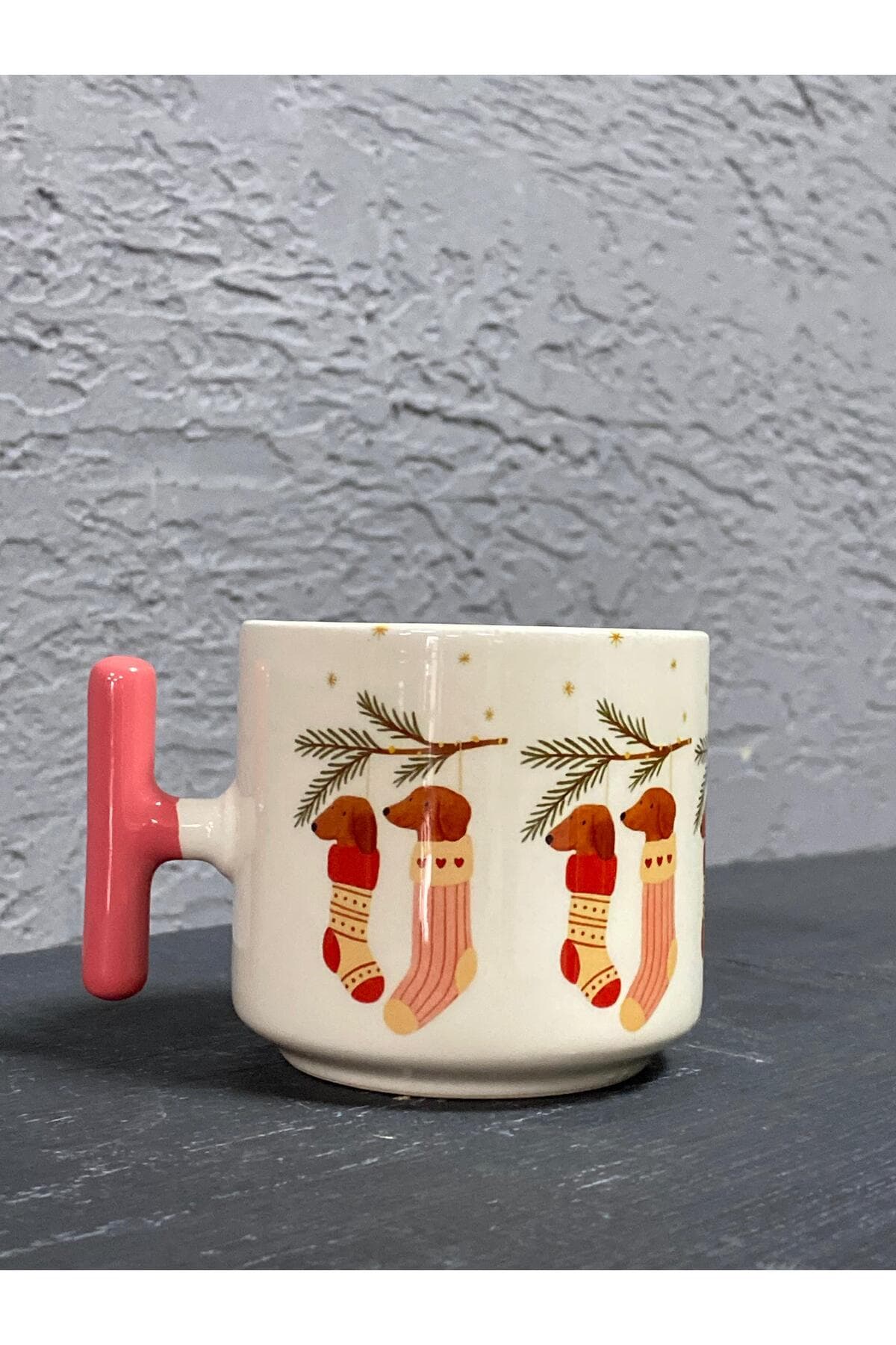Çoraptaki Köpekler 2 Baskılı Pembe Kulplu T Kupa - Yılbaşı Hediyesi Bardak Fincan Mug