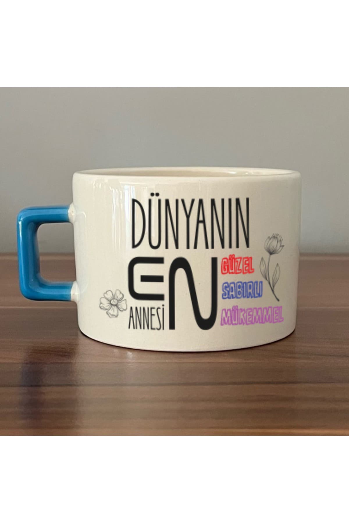 Dünyanın En Annesi Baskılı Mavi Kulplu Kare Kupa - Anneye Hediye Bardak Fincan Mug