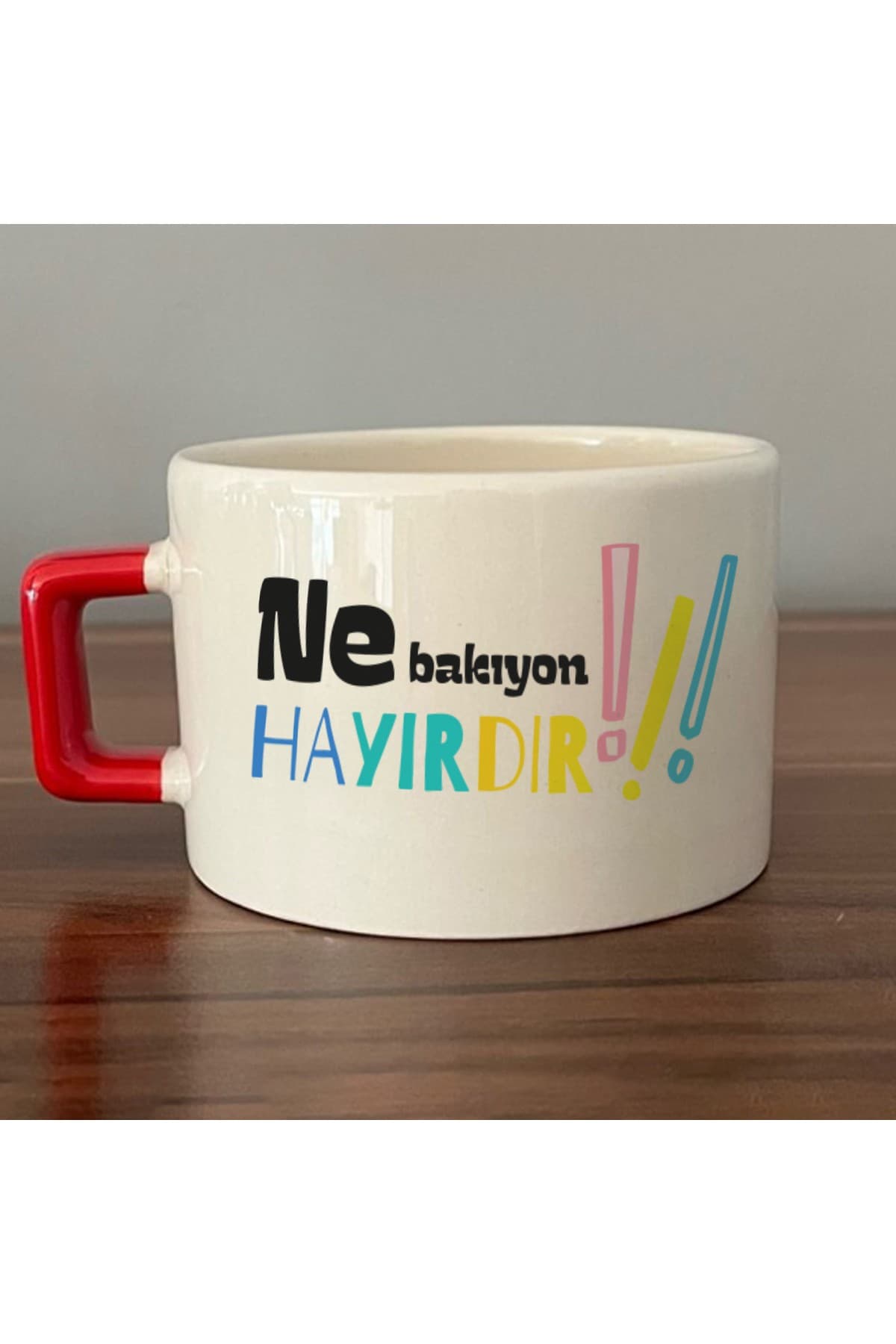 Ne Bakıyon Hayırdır Baskılı Kırmızı Kulplu Kare Kupa Bardak Fincan Mug
