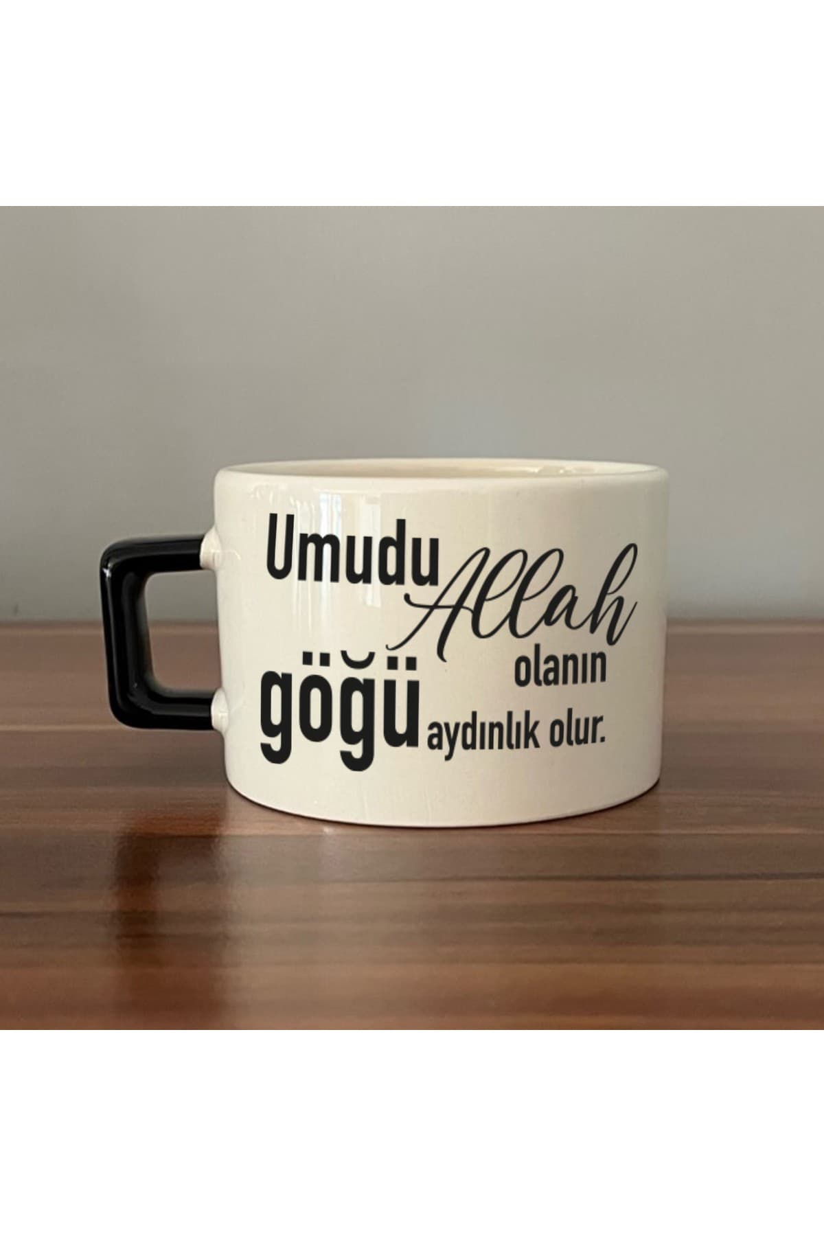 Umudu Allah Olanın Göğü Aydınlık Olur Baskılı Siyah Kulplu Kare Kupa Bardak Fincan Mug