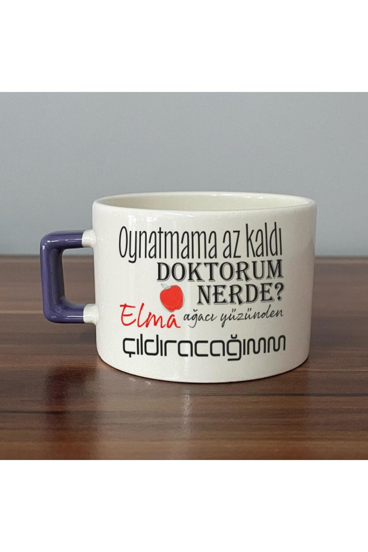 Oynatmama Az Kaldı Doktorum Nerede Baskılı Mor Kulplu Kare Kupa - Doktora Hediye Bardak Fincan Mug
