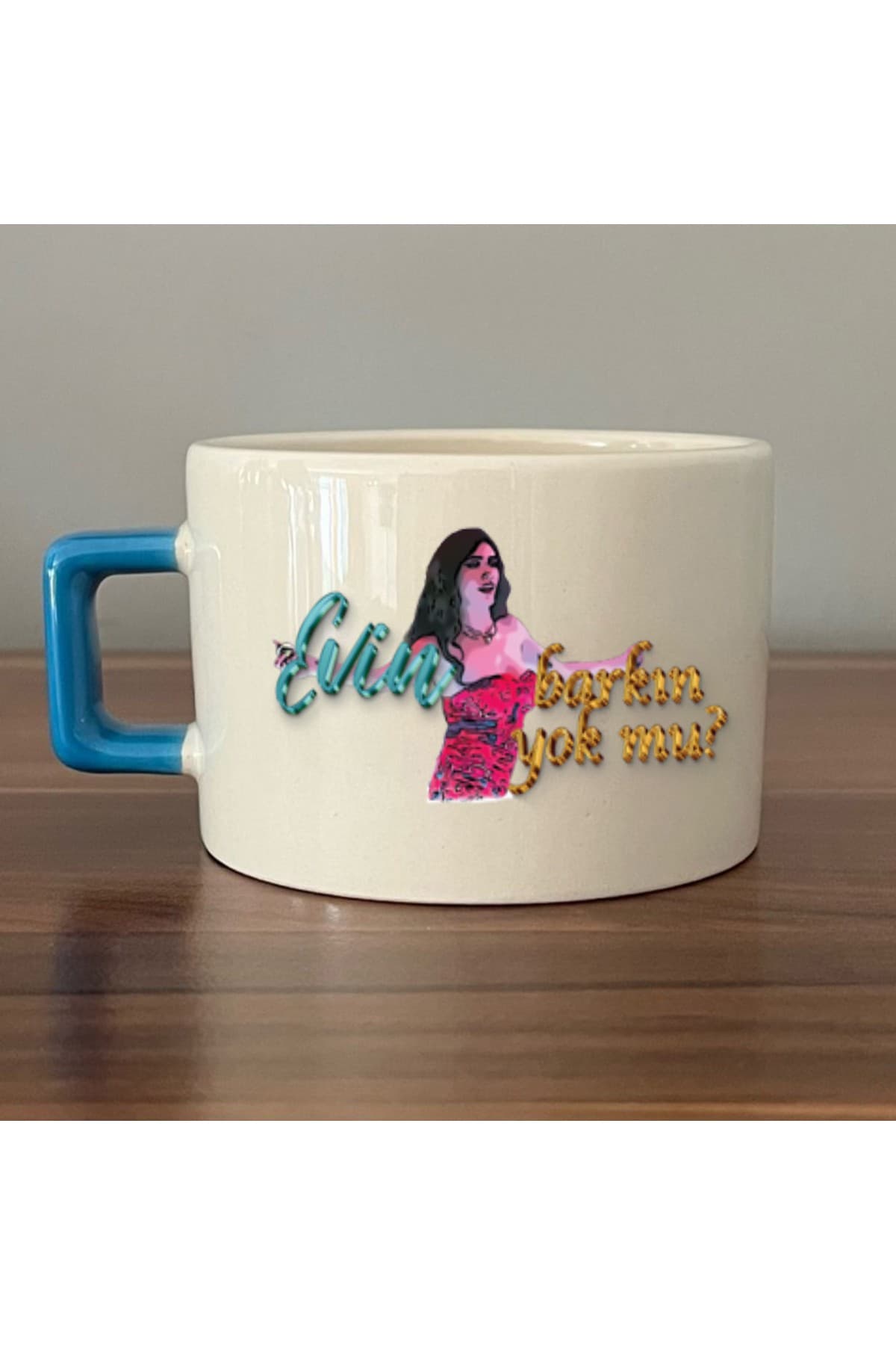 Evin Barkın Yok Mu? Baskılı Mavi Kulplu Kare Kupa Bardak Fincan Mug