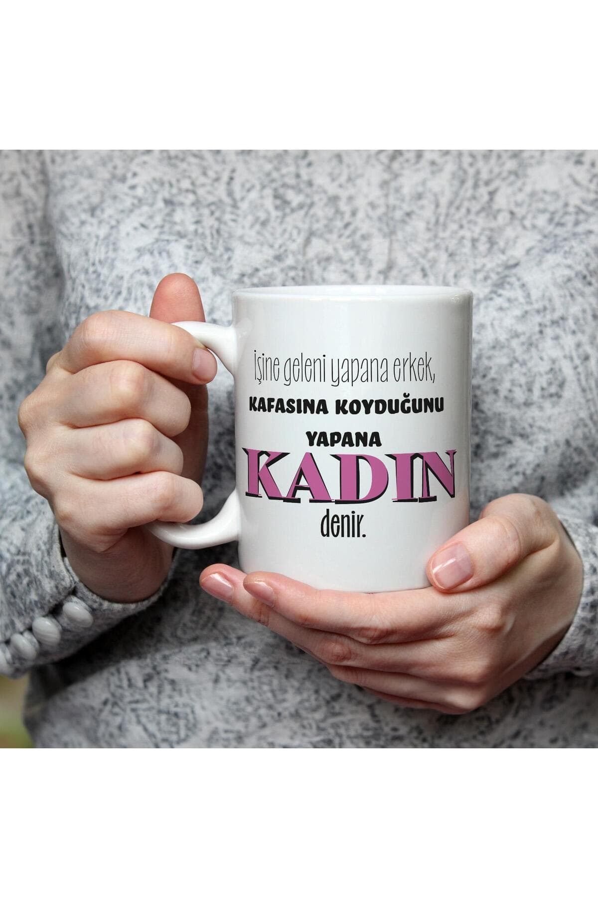 İşine Geleni Yapana Erkek Baskılı Beyaz Kupa - Kadınlar Günü Hediyesi Bardak Fincan Mug