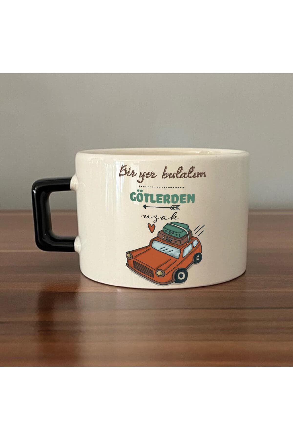 Bir Yer Bulalım G*tlerden Uzak Baskılı Siyah Kulplu Kare Kupa - Komik Hediye Bardak Fincan Mug
