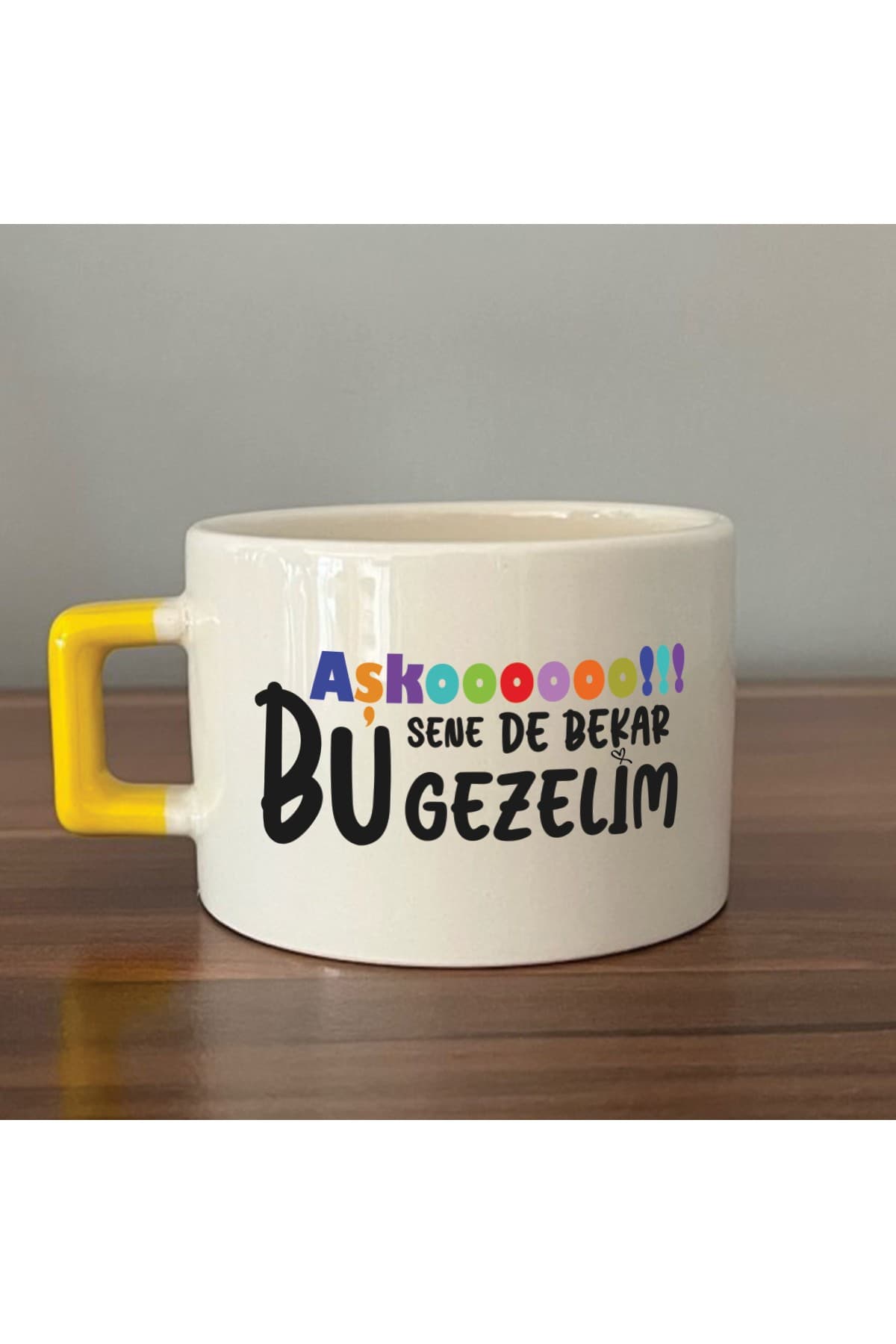 Aşkoooooo Baskılı Sarı Kulplu Kare Kupa - Sevgiliye Hediye Bardak Fincan Mug