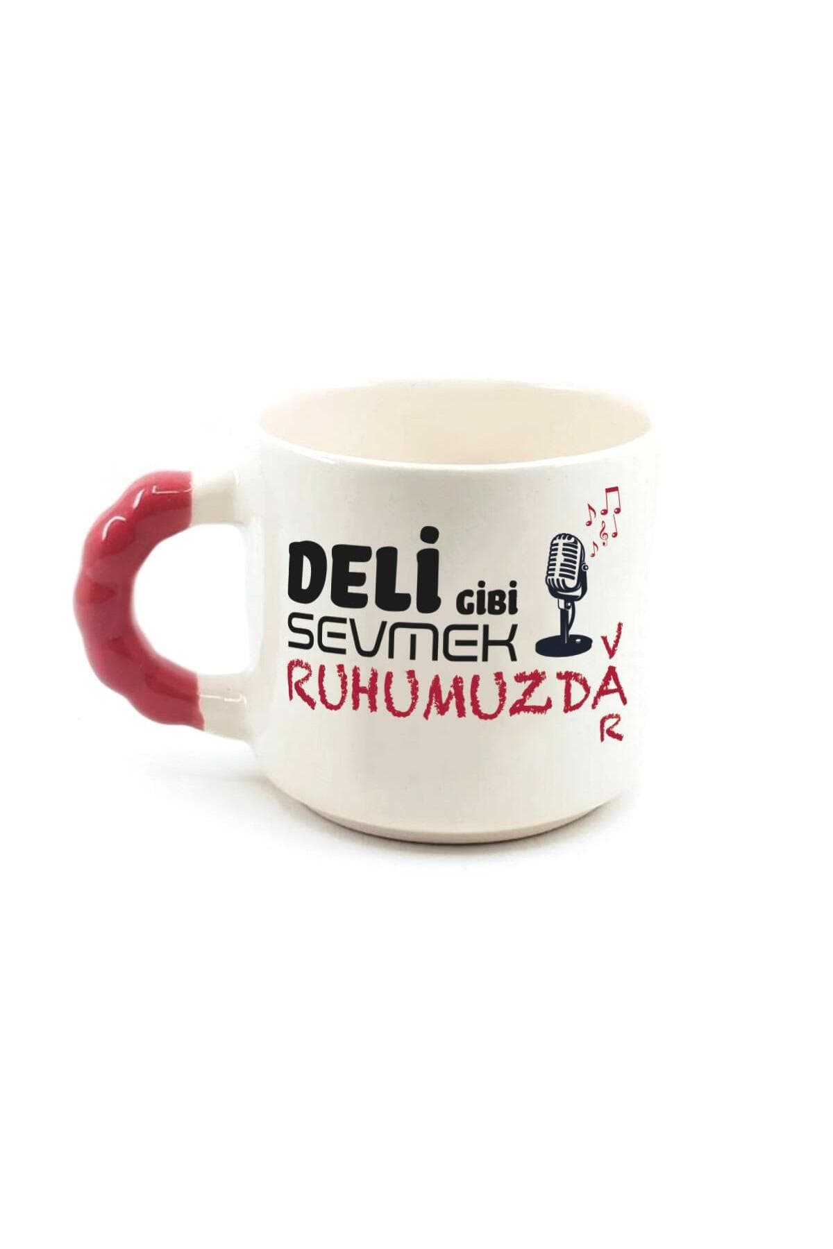 Deli Gibi Sevmek Ruhumuzda Var Baskılı Kırmızı Kulplu Boncuk Kupa Bardak Fincan Mug