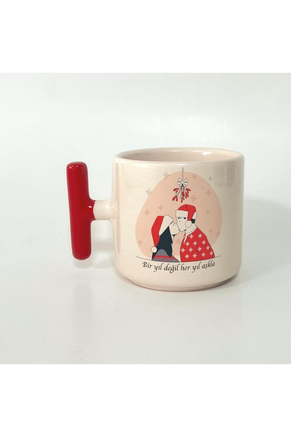 Bir Yıl Değil Her Yıl Aşkla Baskılı Kırmızı Kulplu T Kupa - Sevgiliye Hediye Bardak Fincan Mug