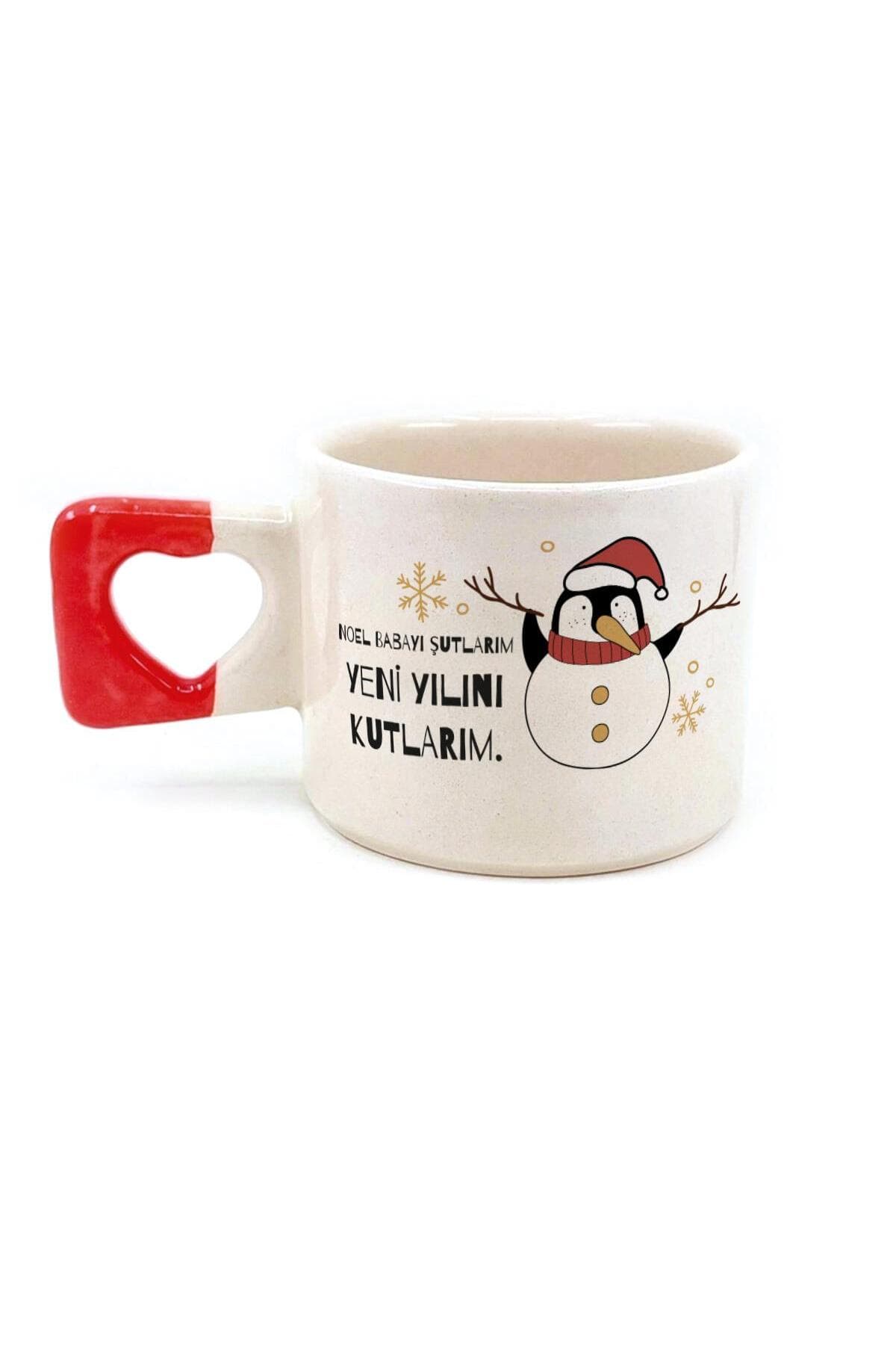 Noel Babayı Şutlarım Baskılı Kırmızı Kulplu Kalp Kupa - Yılbaşı Hediyesi Bardak Fincan Mug