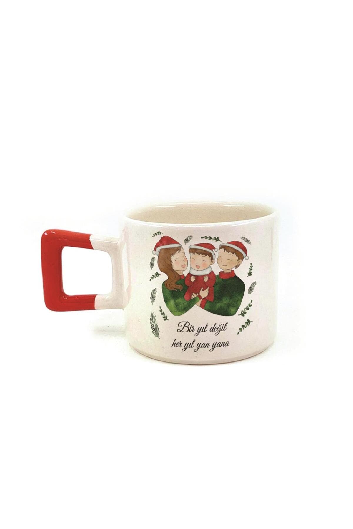 Bir Yıl Değil Her Yıl Yan Yana Aile Baskılı Kırmızı Kulplu Kare Kupa - Yılbaşı Hediyesi Bardak