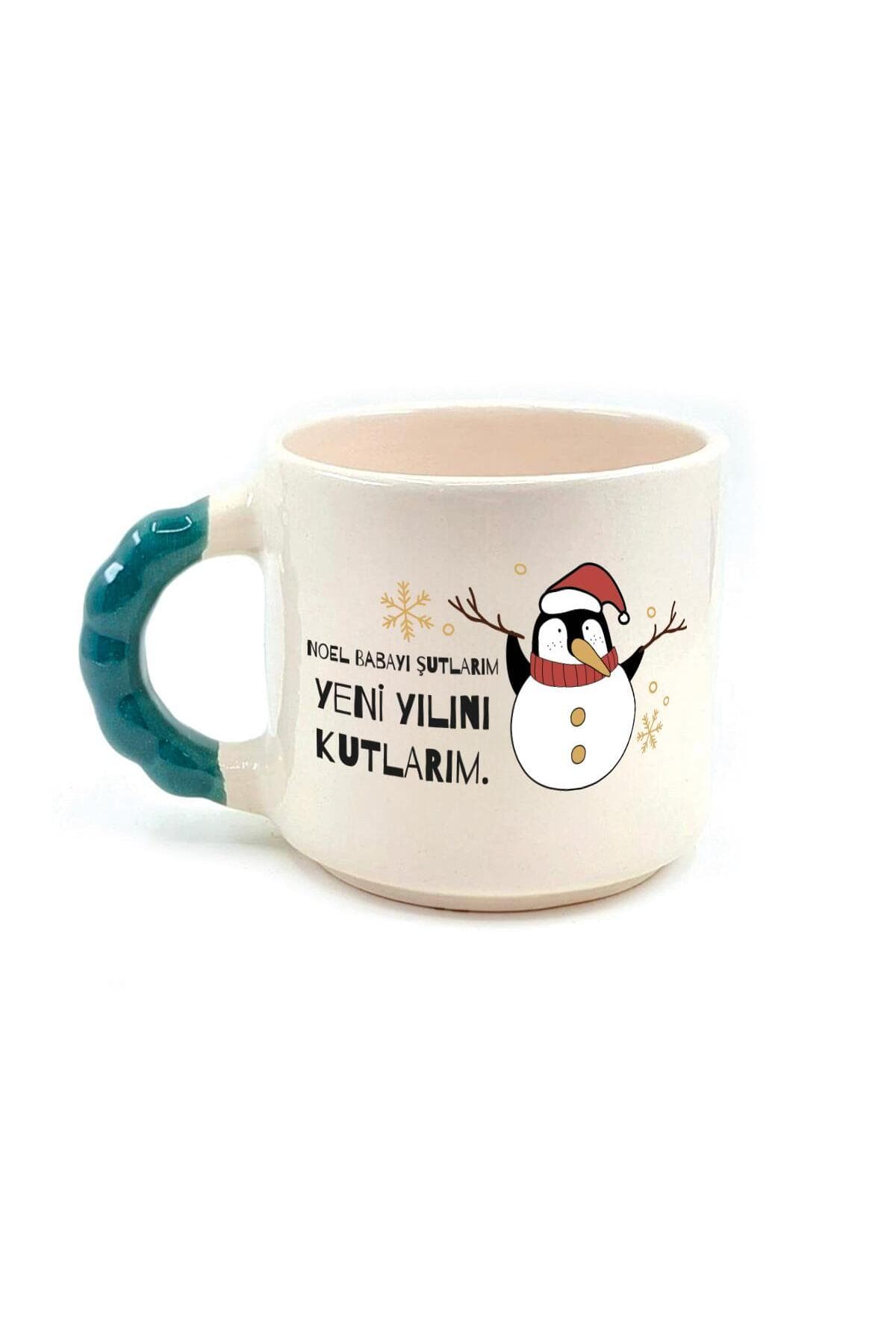 Noel Babayı Şutlarım Baskılı Yeşil Kulplu Boncuk Kupa - Yılbaşı Hediyesi Bardak Fincan Mug
