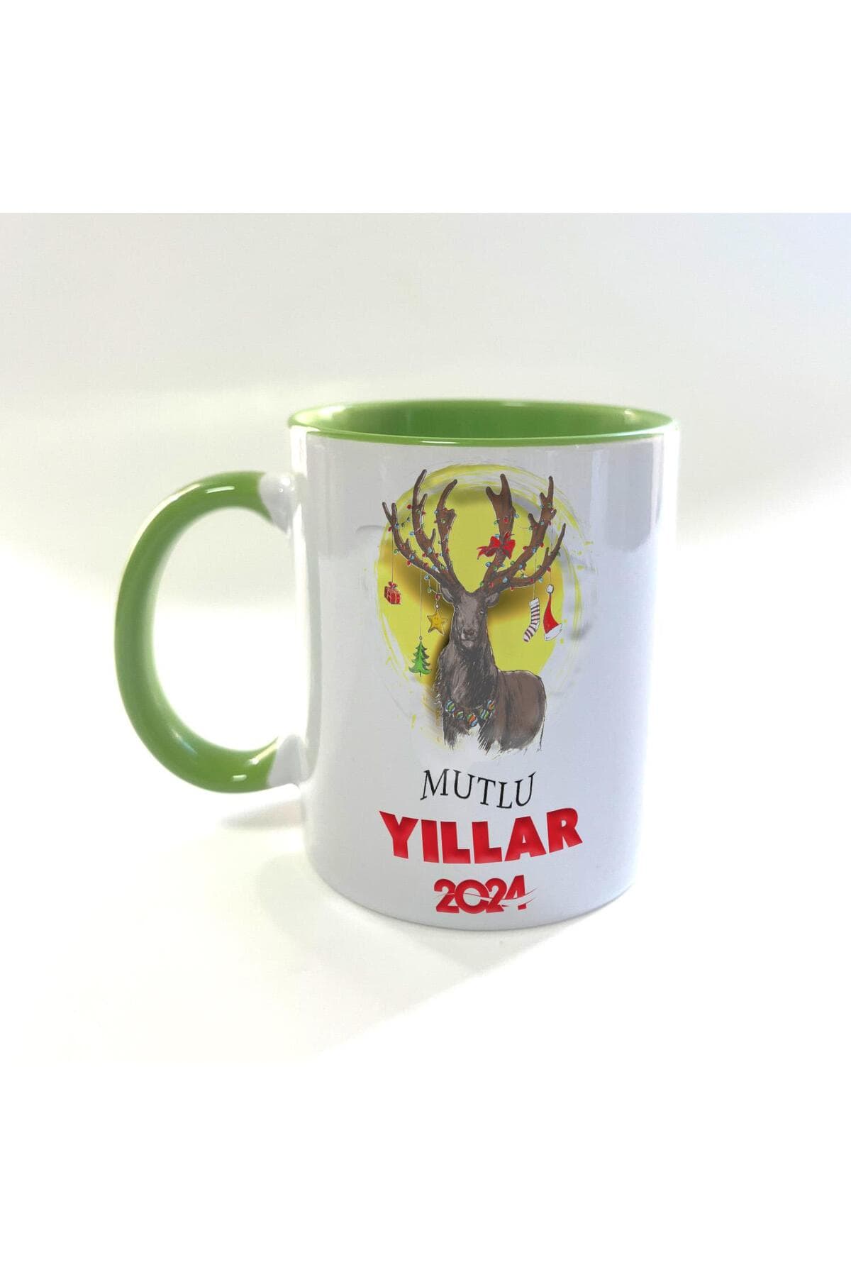 Mutlu Yıllar 2024 Geyik Baskılı Yeşil İçi ve Kulbu Renkli Mega Kupa - Yılbaşı Hediyesi Bardak Fincan