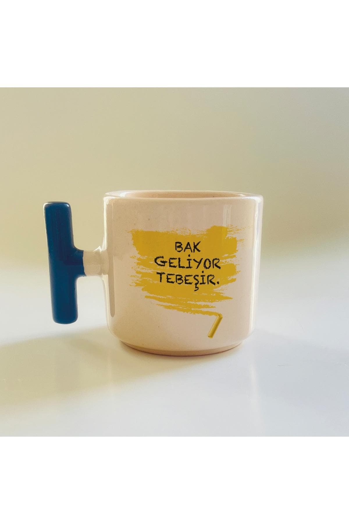 Bak Geliyor Tebeşir Baskılı Kulplu T Kupa - Öğretmenler Günü Hediyesi Bardak Fincan Mug
