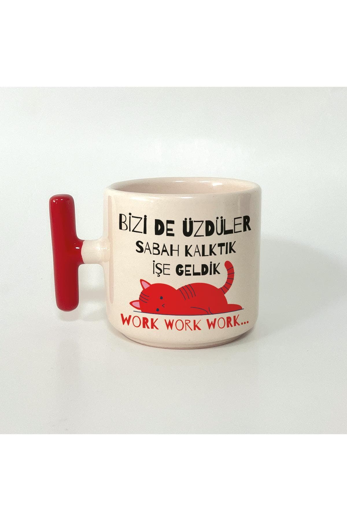 Bizi De Üzdüler Kırmızı Kedi Baskılı Kırmızı Kulplu T Kupa Bardak Fincan Mug