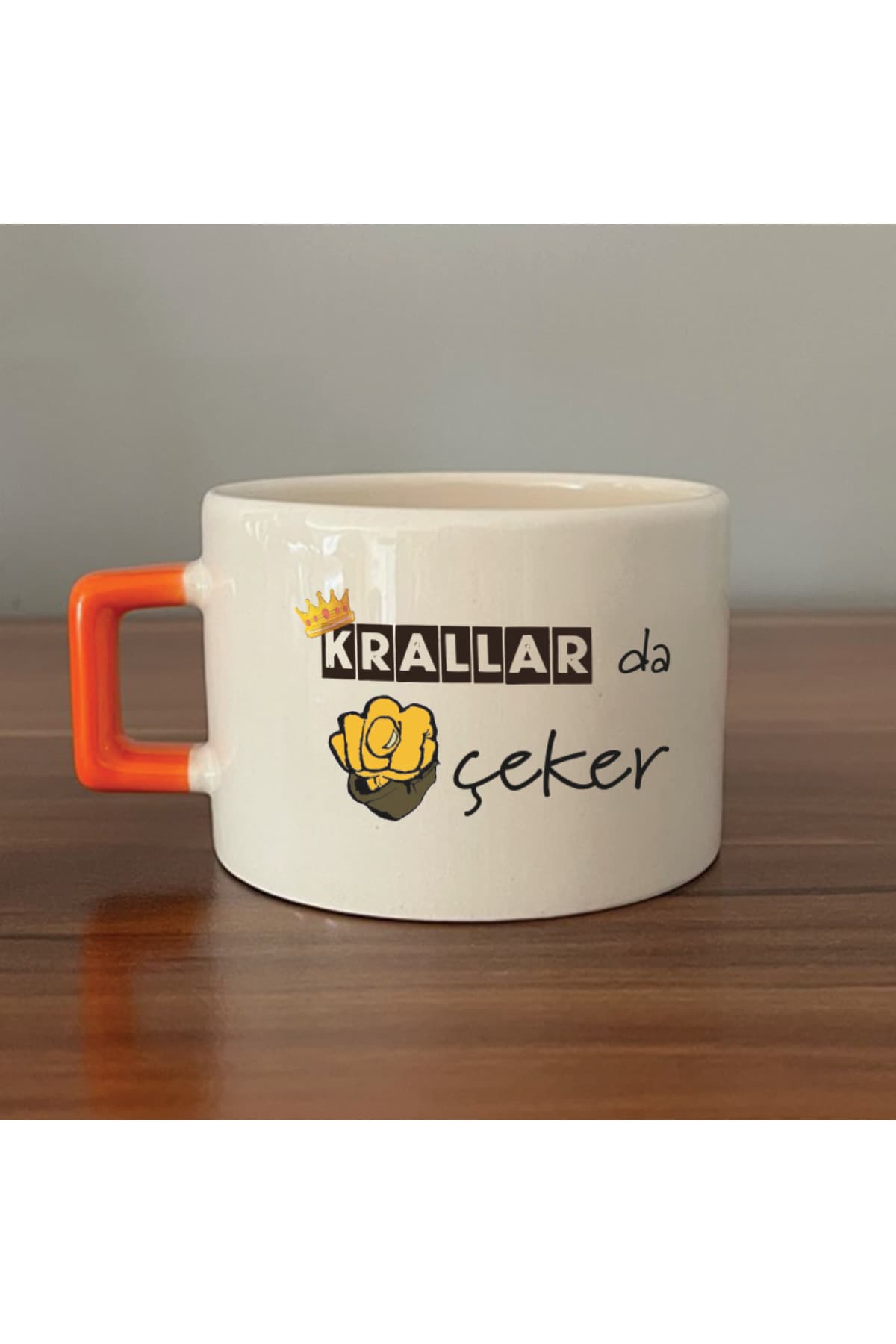 Krallar da Nah Çeker Turuncu Kulplu Kare Mizahi Hediyesi Fincan