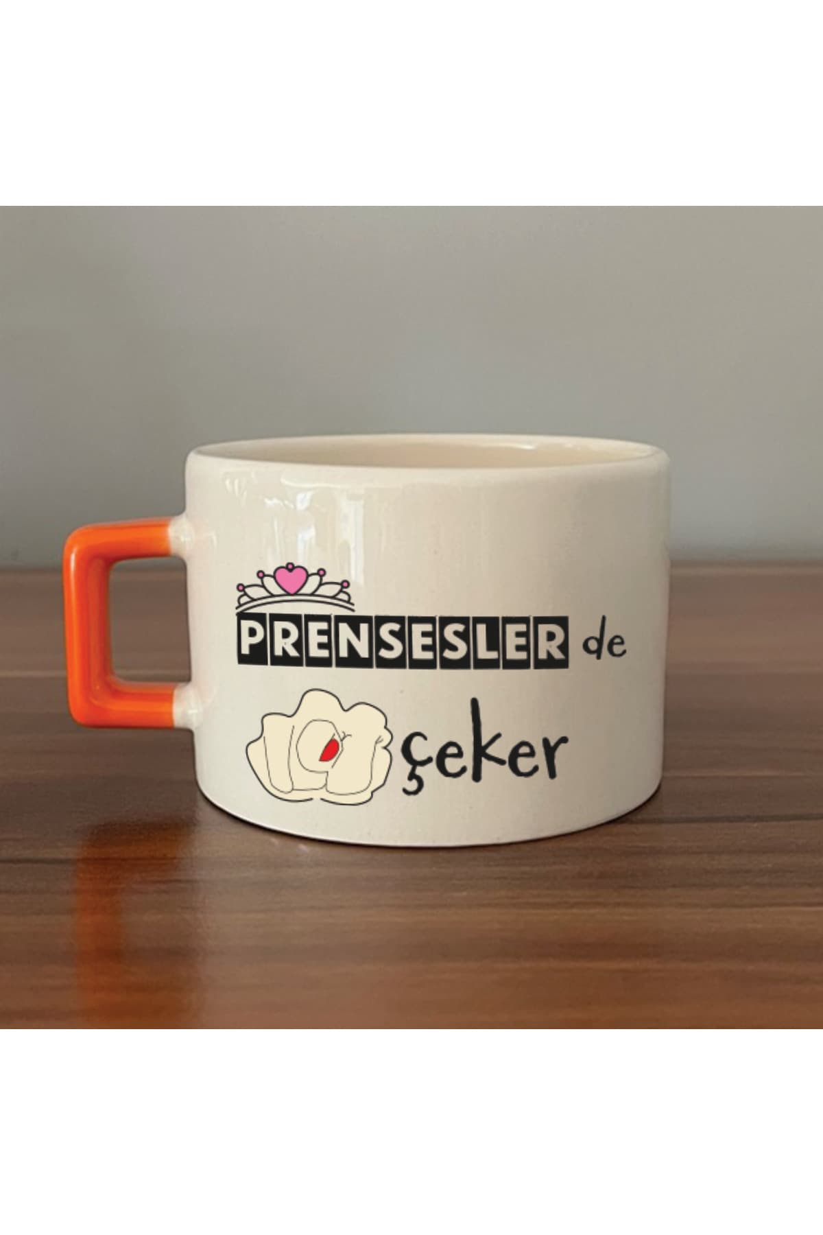 Prensesler de Nah Çeker Turuncu Kulplu Kare Mizahi Hediyesi Fincan