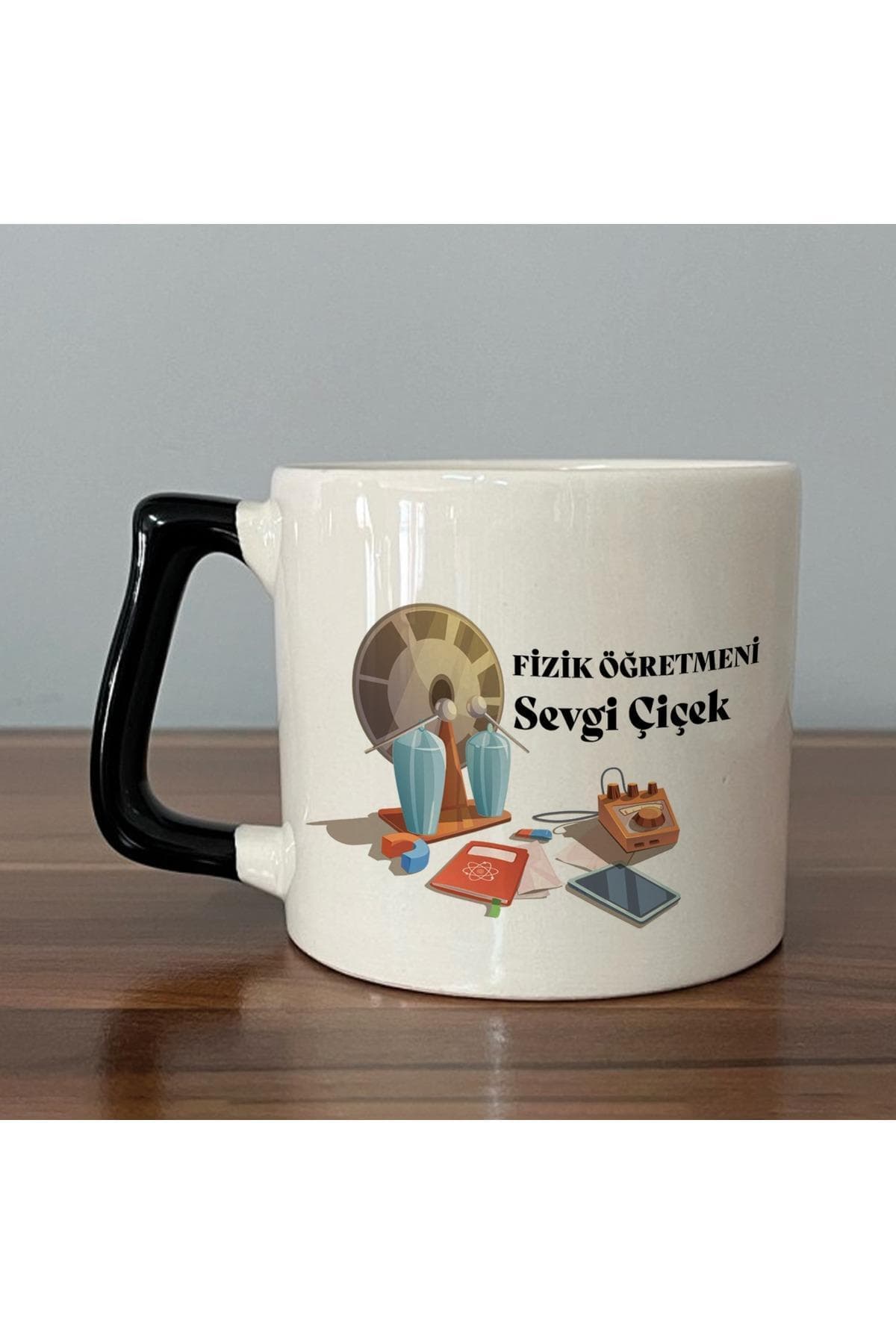 Kişiye Özel Fizik Öğretmeni Baskılı Siyah Kulplu Prime Kupa - Öğretmene Hediye Bardak Fincan Mug