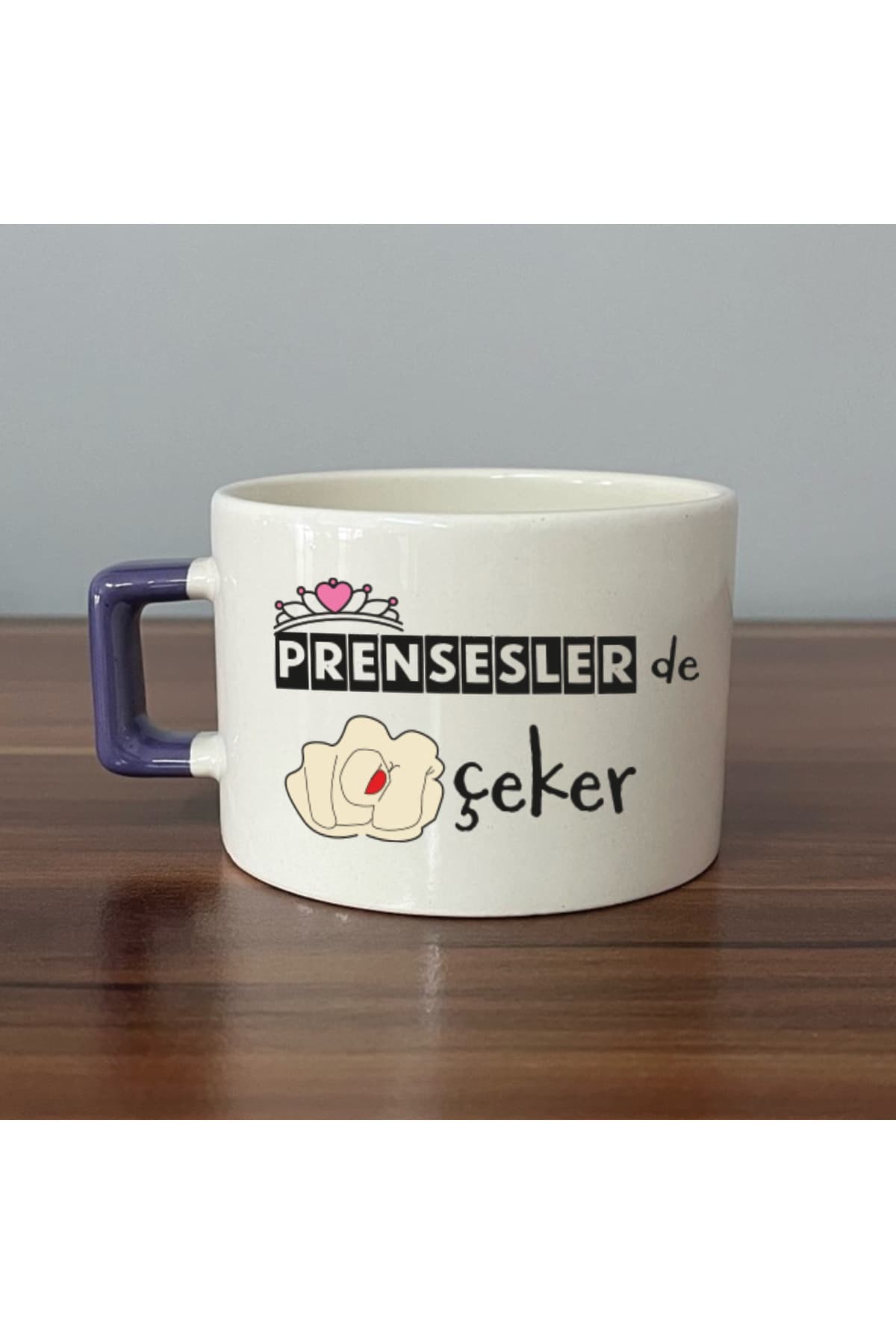 Prensesler de Nah Çeker Mor Kulplu Kare Mizahi Hediyesi Fincan