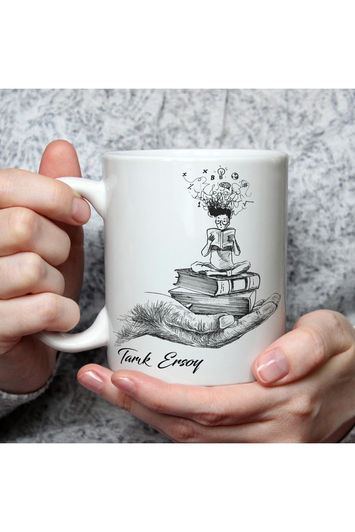 Kişiye Özel Kitap Okuyan Baskılı Beyaz Kupa - Öğretmenler Günü Hediyesi Bardak Fincan Mug