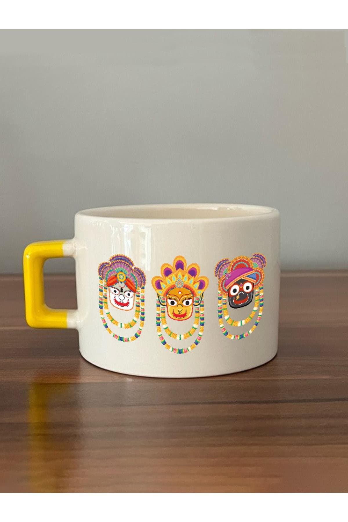 Farklı Renkli Yüzler Baskılı Sarı Kulplu Kare Kupa Bardak Fincan Mug