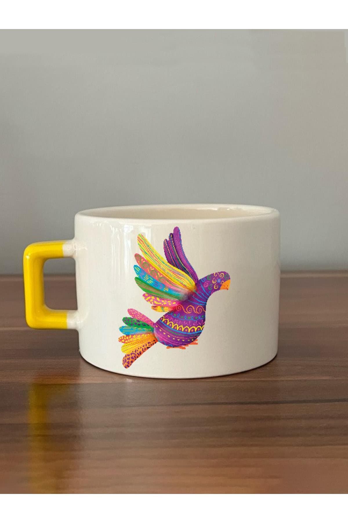 Renkli Kanatlı Kuş Baskılı Sarı Kulplu Kare Kupa Bardak Fincan Mug
