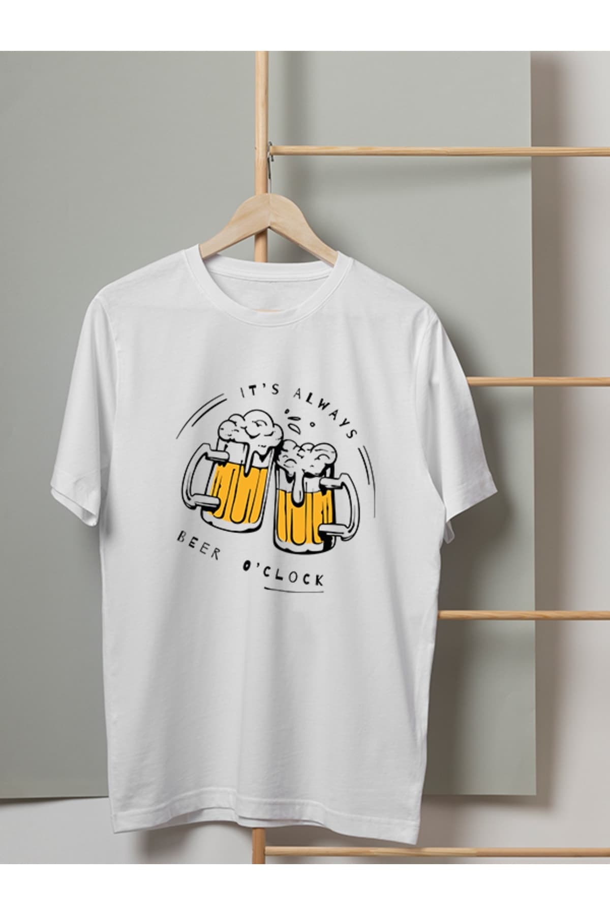 Beers Cheers Baskılı Beyaz Kadın Tişört - L