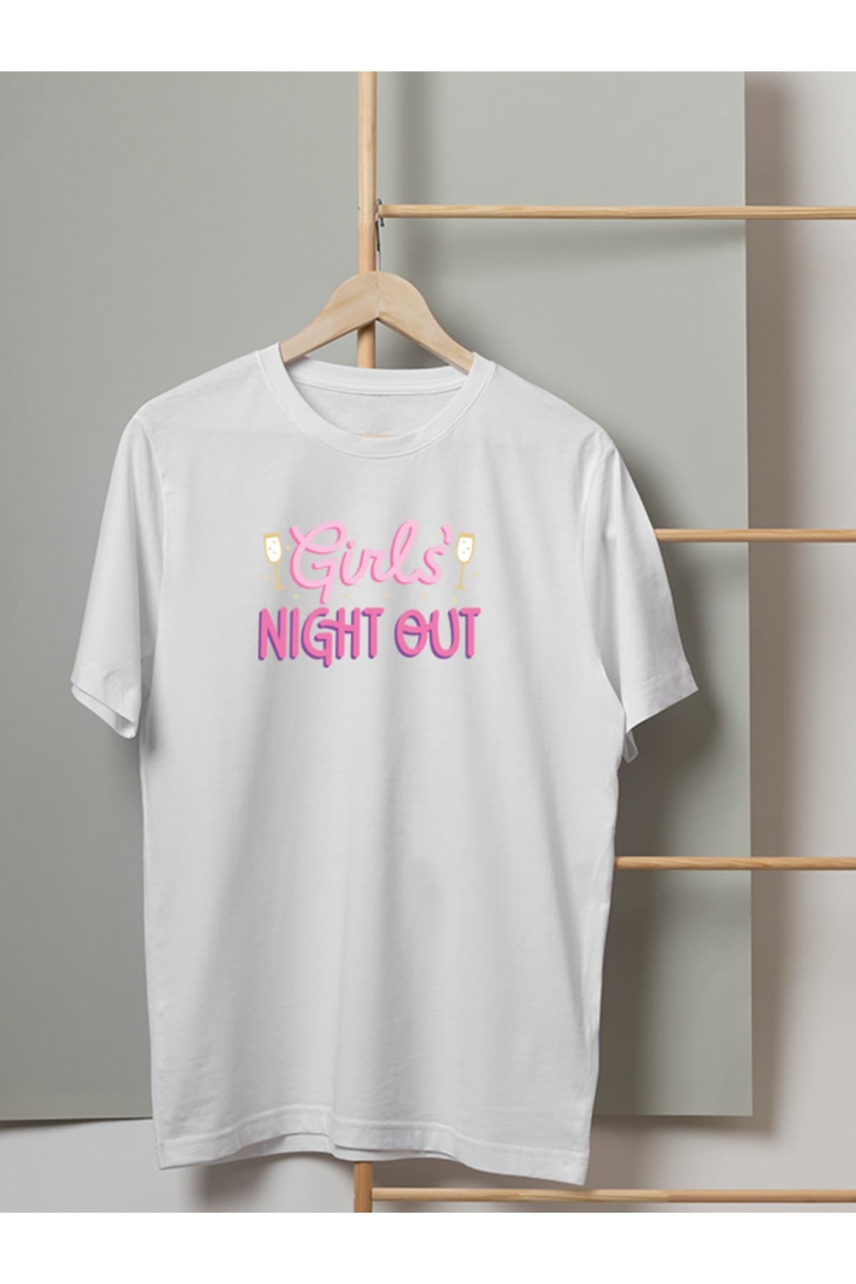 Girl's Night Out Yazı Baskılı Beyaz Kadın Tişört - M